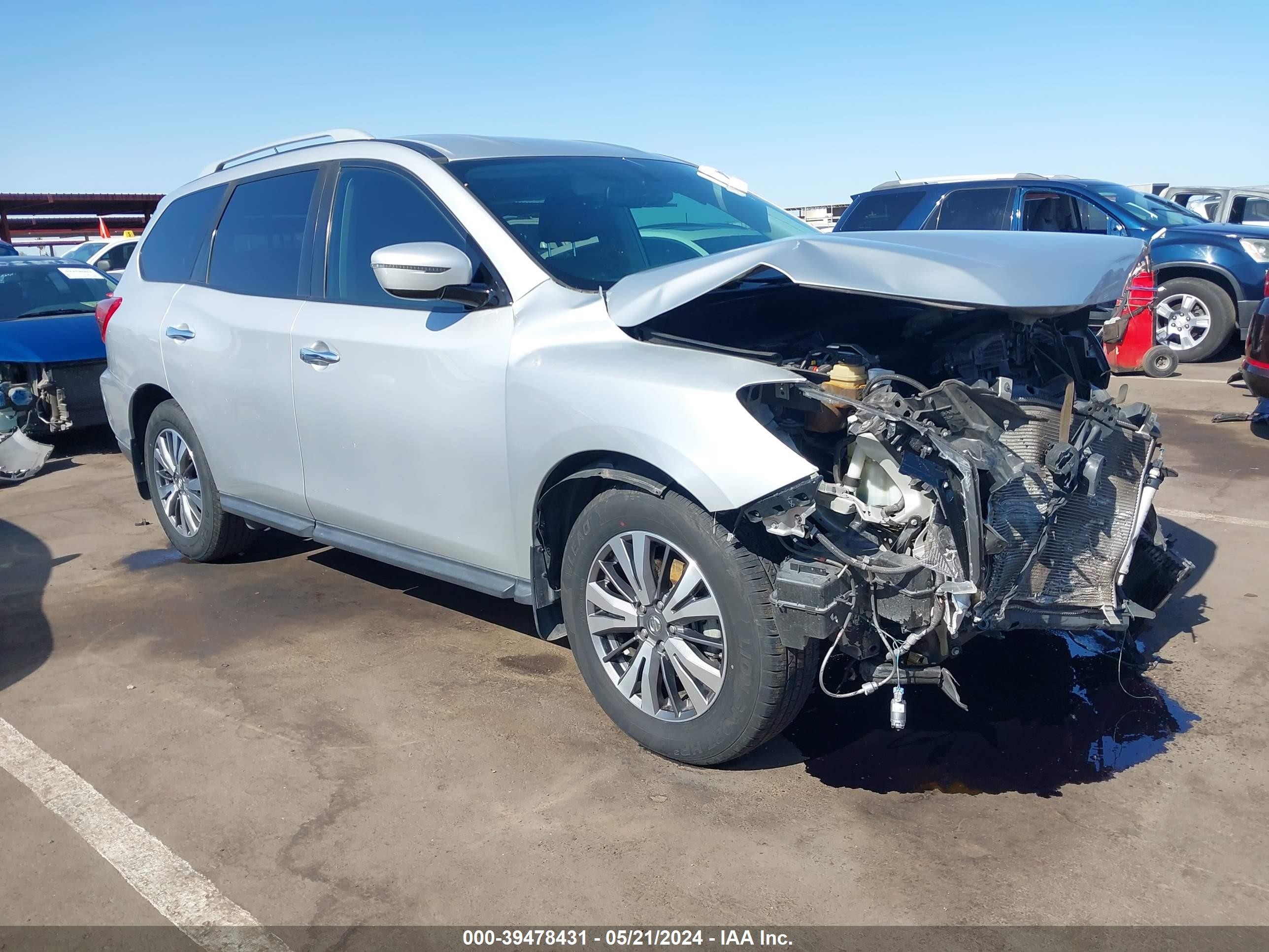 NISSAN PATHFINDER 2017 5n1dr2mnxhc627612