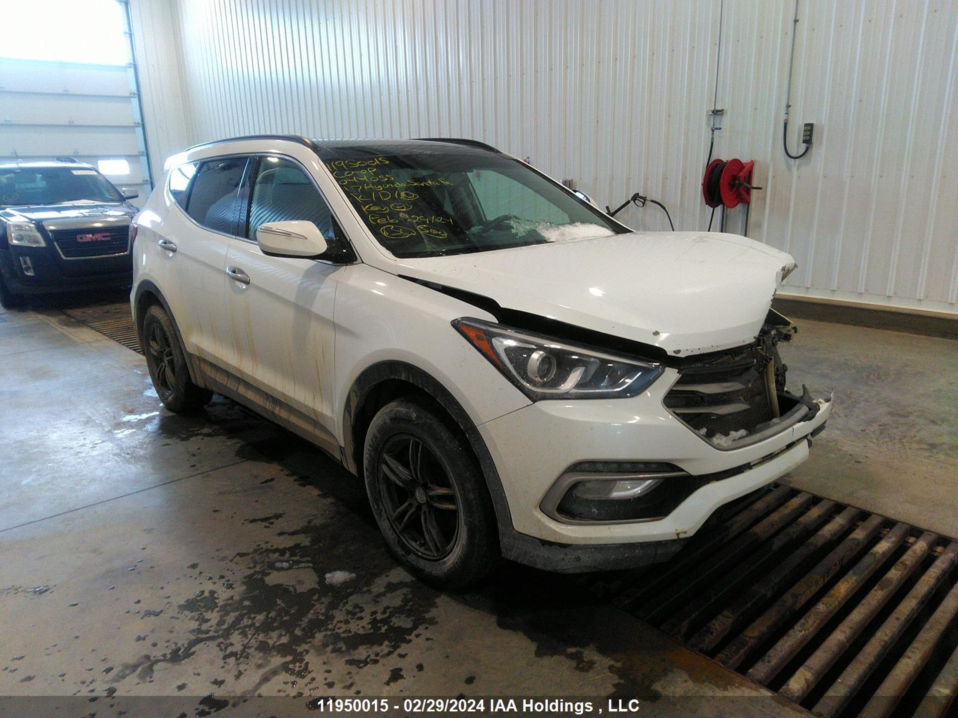 HYUNDAI SANTA FE 2017 5nmzudlb7hh044055