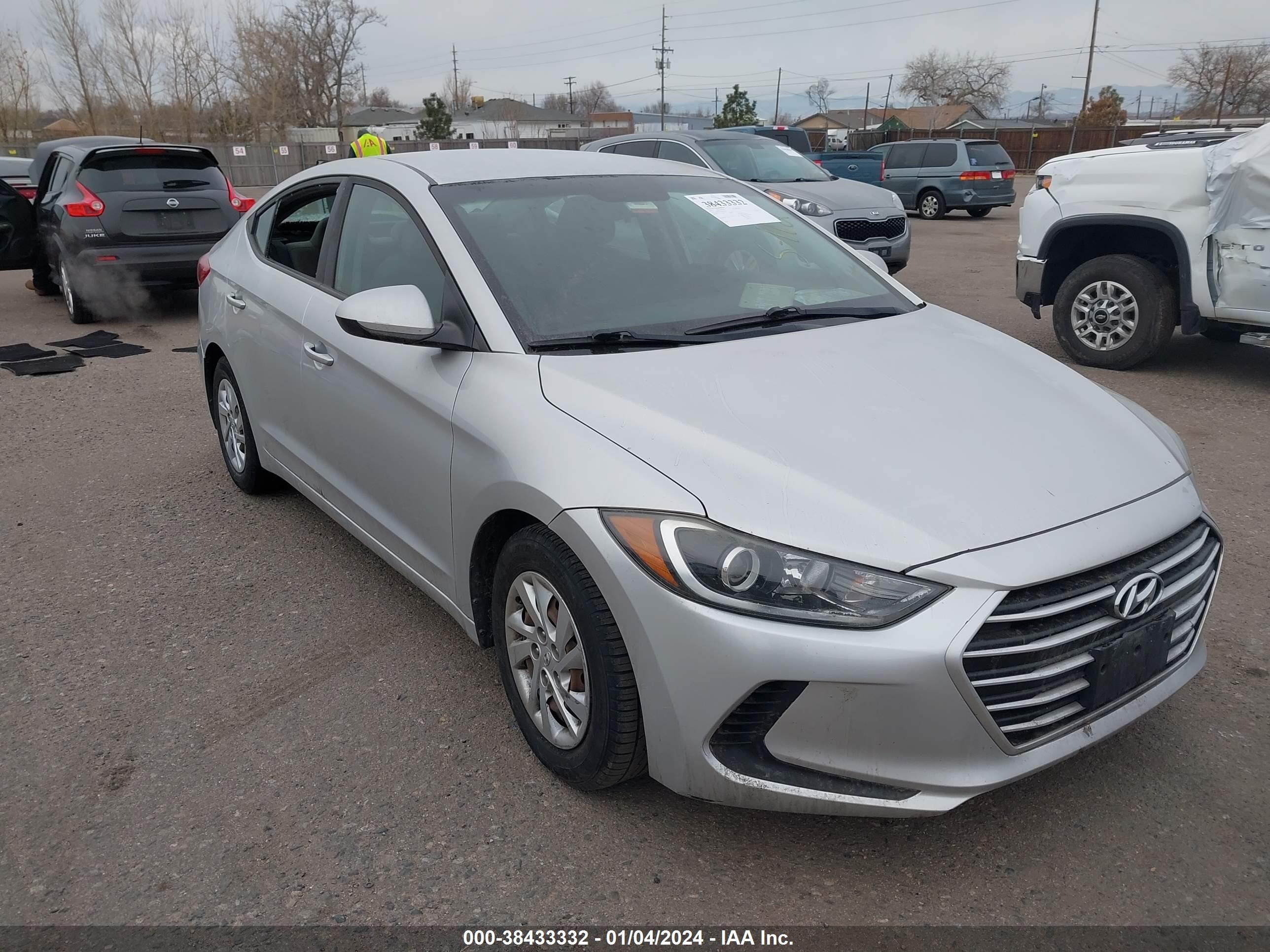 HYUNDAI ELANTRA 2017 5npd74lf1hh152551