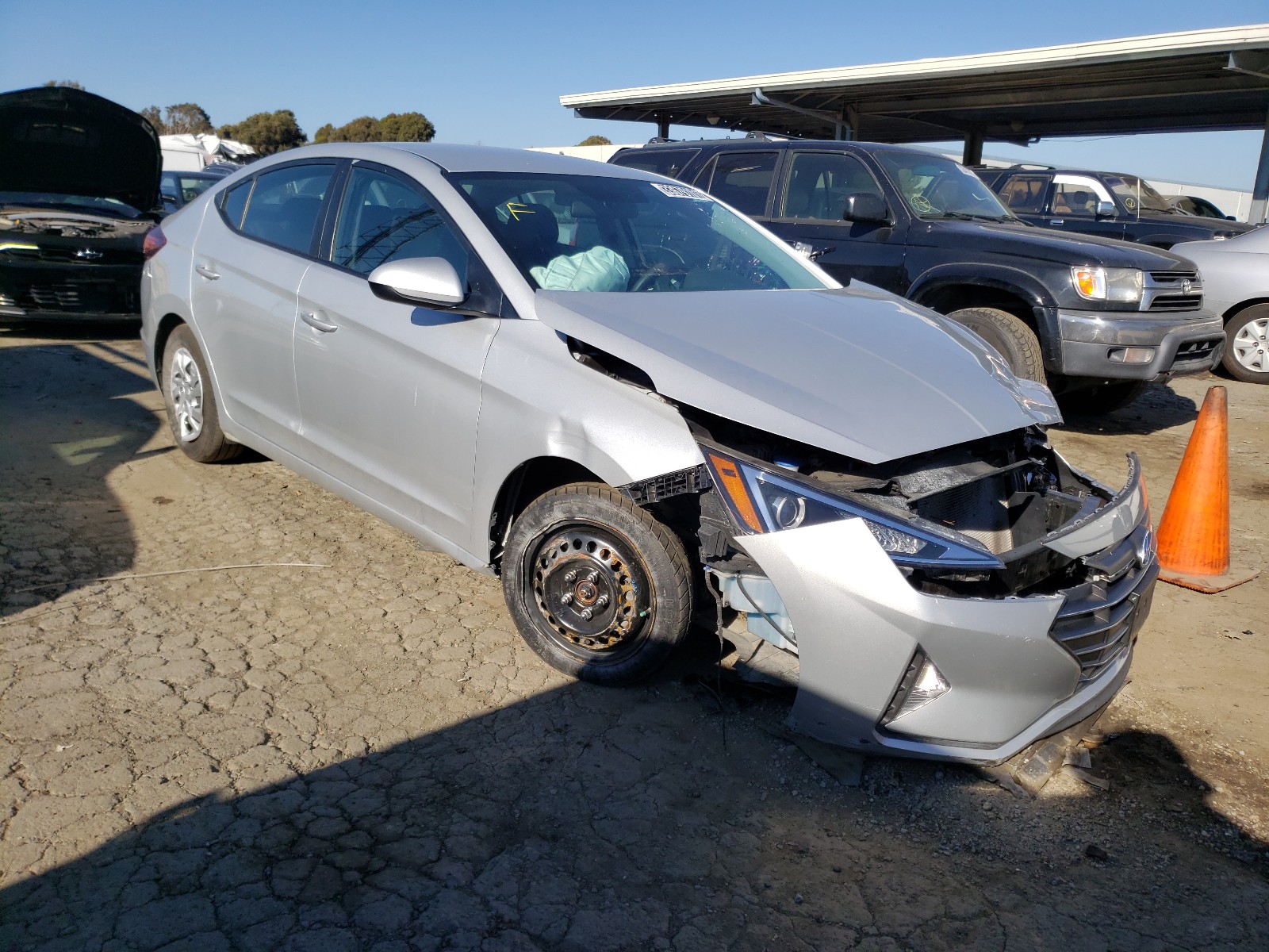 HYUNDAI ELANTRA SE 2019 5npd74lf1kh485274