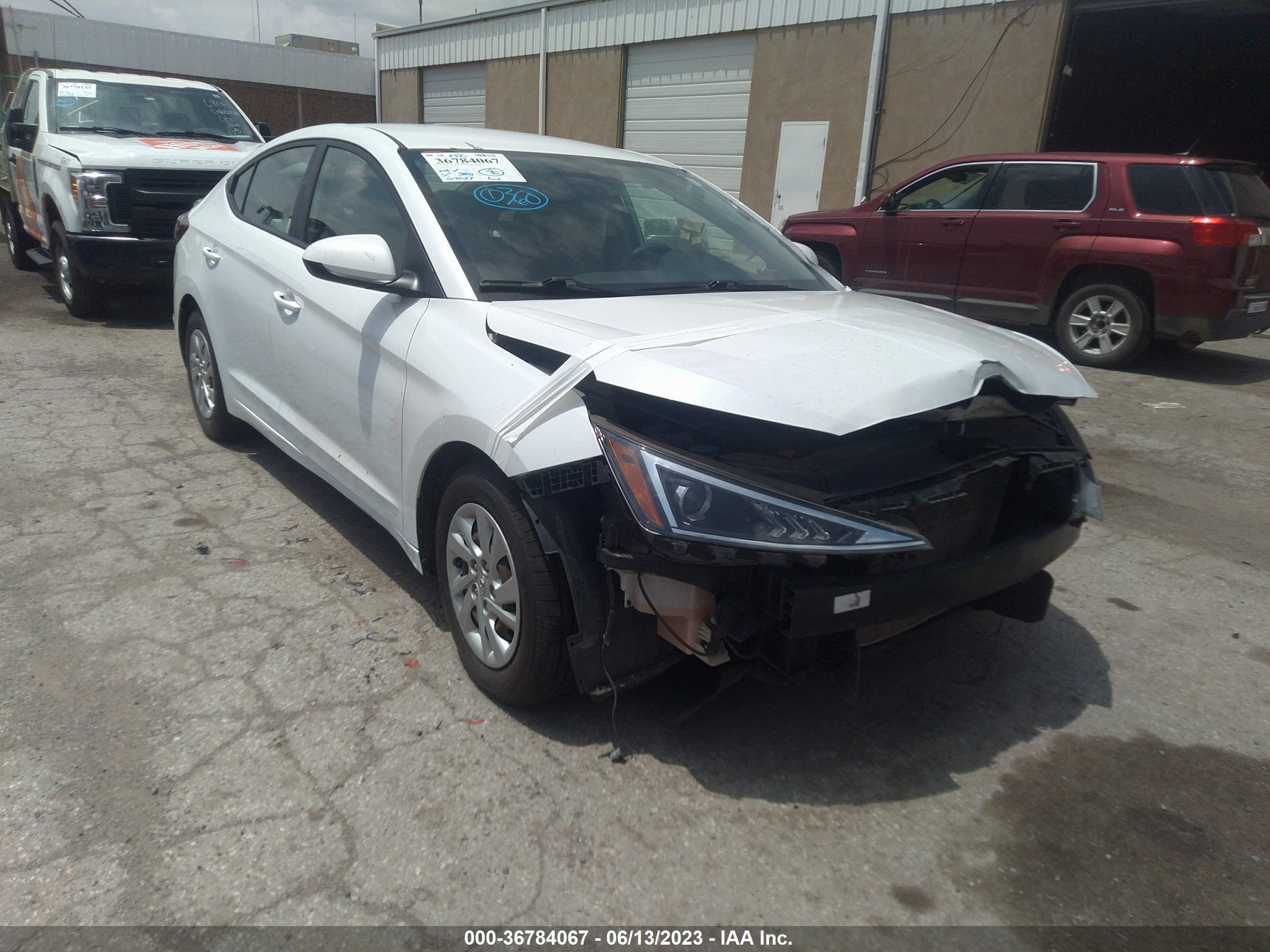 HYUNDAI ELANTRA 2019 5npd74lf2kh437489