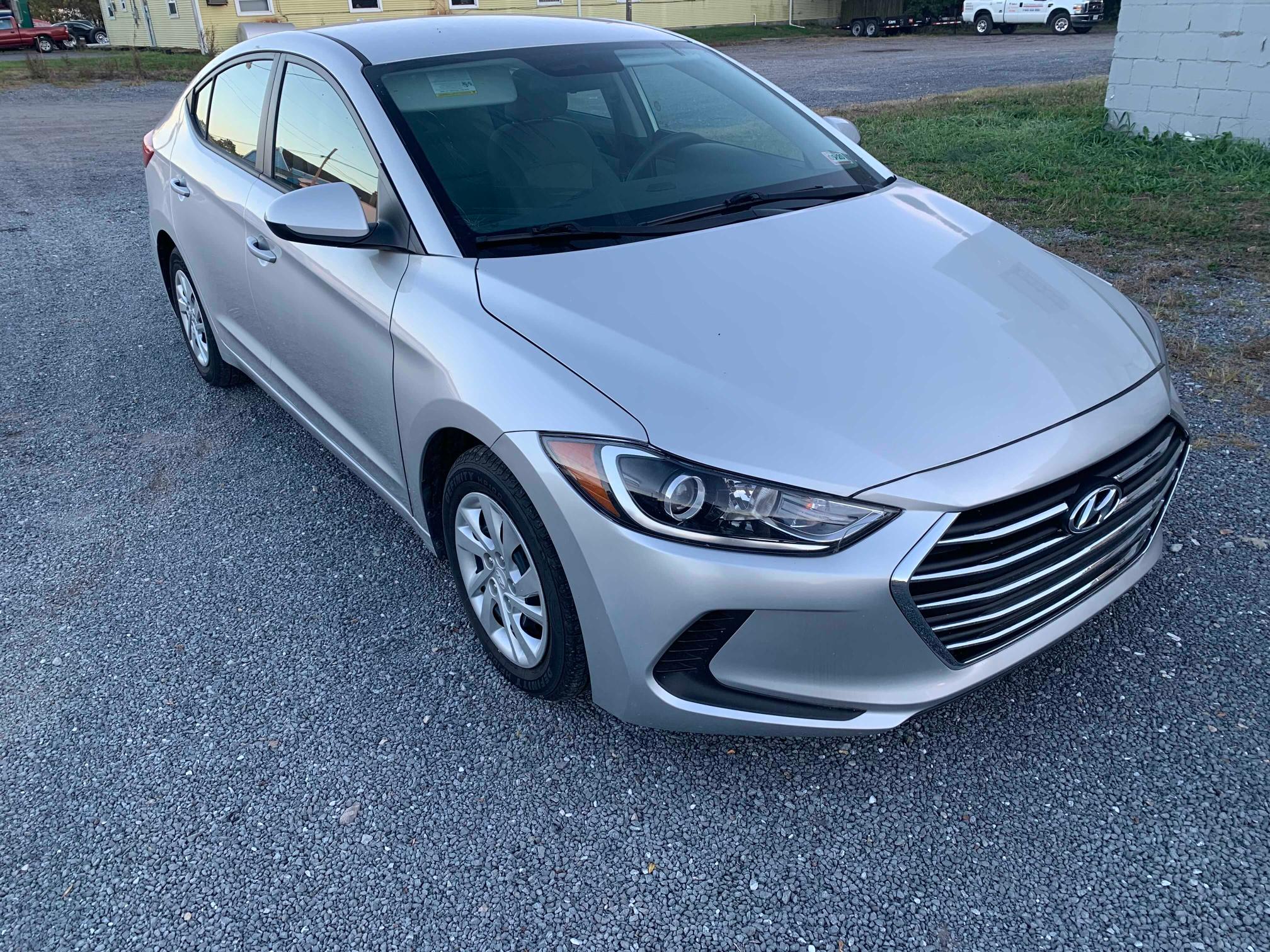 HYUNDAI ELANTRA SE 2017 5npd74lf3hh180142