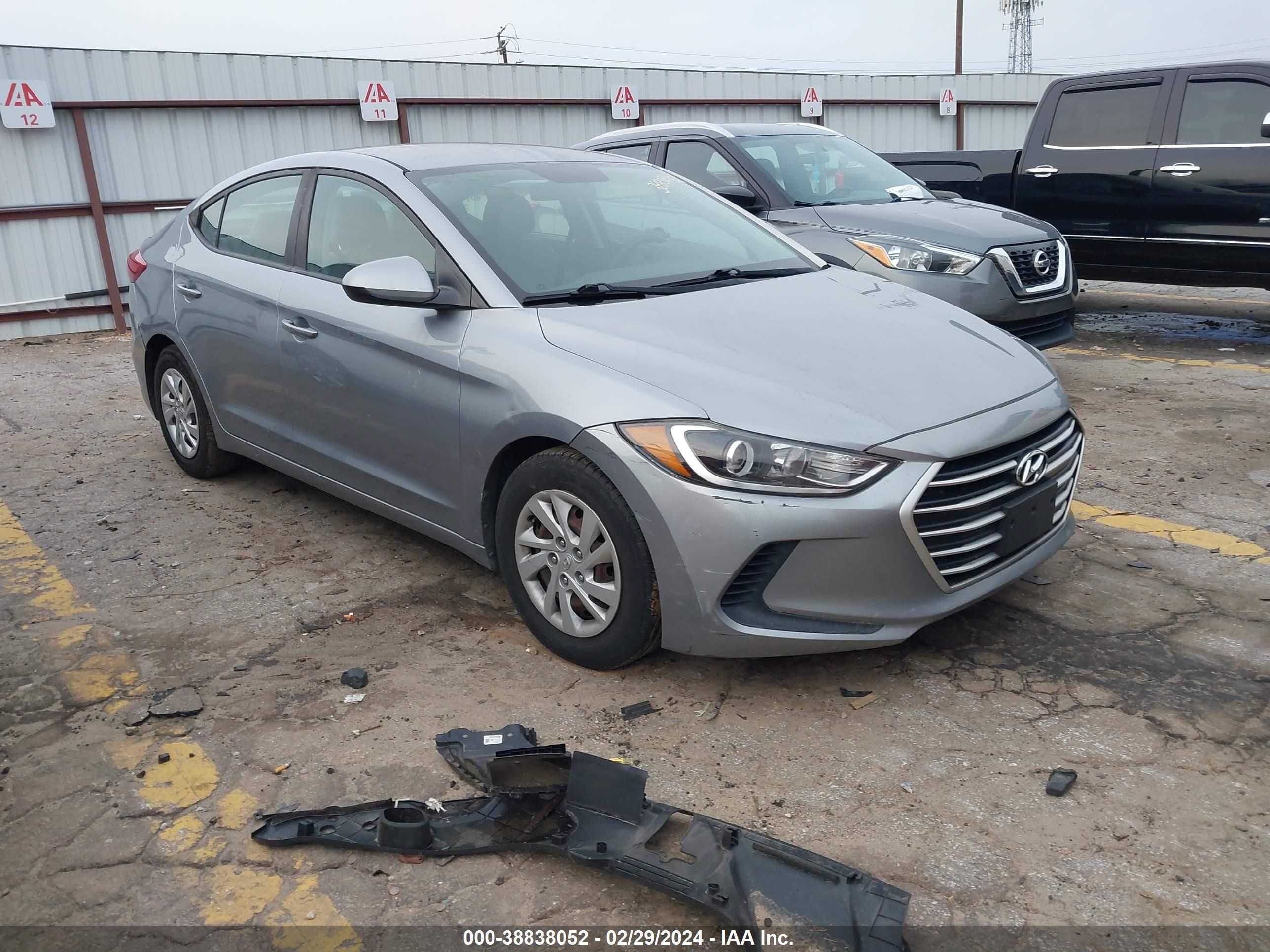 HYUNDAI ELANTRA 2017 5npd74lf4hh111623