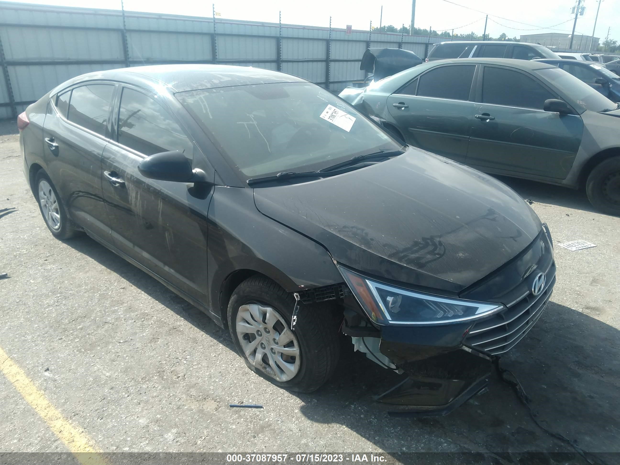 HYUNDAI ELANTRA 2019 5npd74lf4kh441155