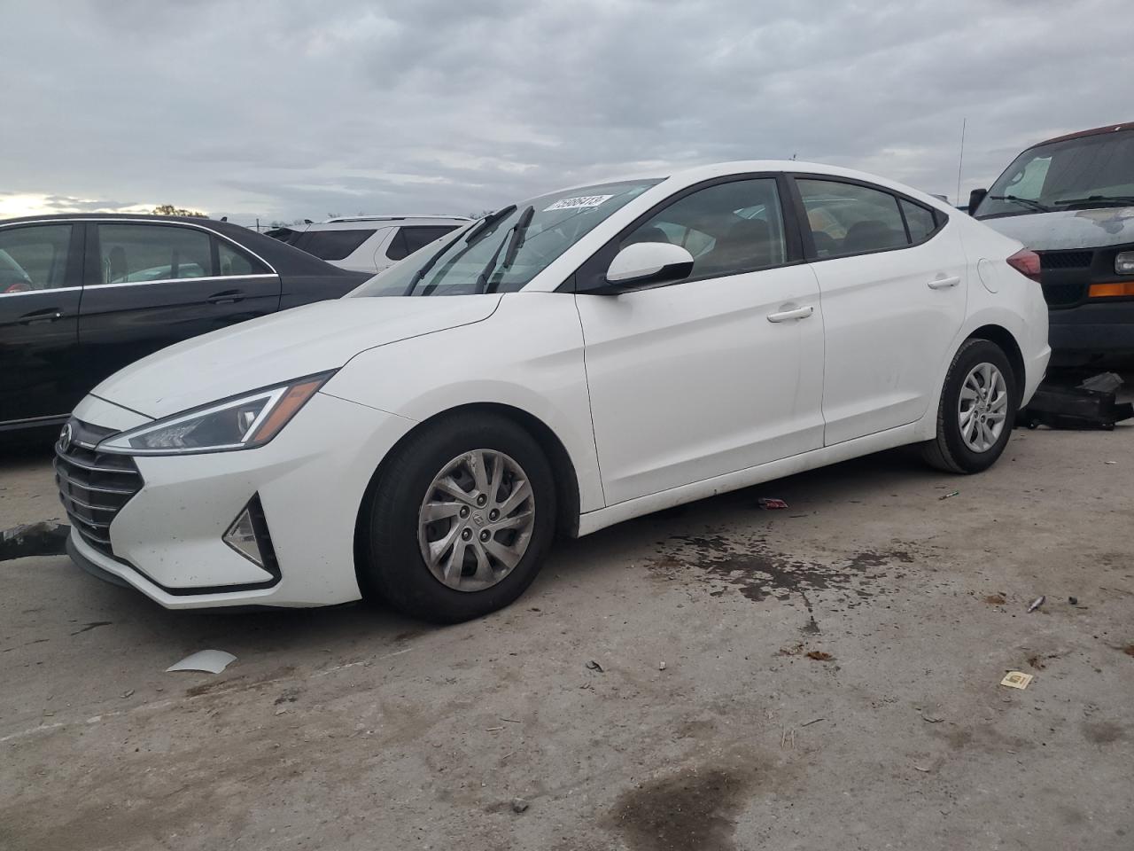 HYUNDAI ELANTRA 2019 5npd74lf4kh462636