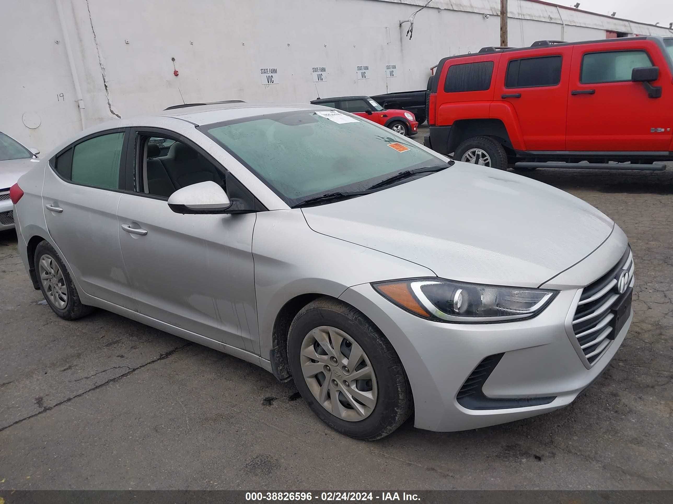 HYUNDAI ELANTRA 2018 5npd74lf5jh223109