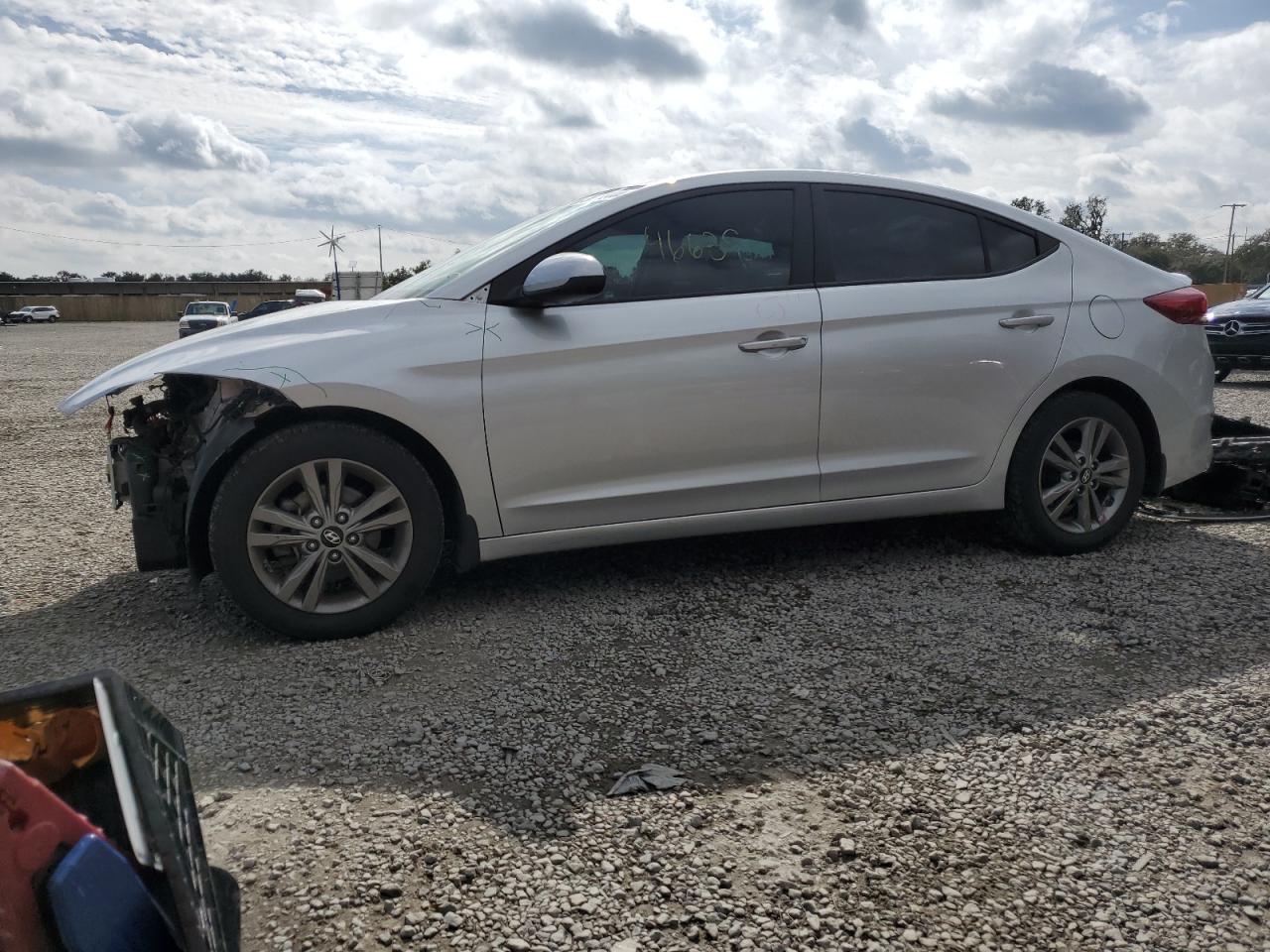 HYUNDAI ELANTRA 2018 5npd74lf5jh337031