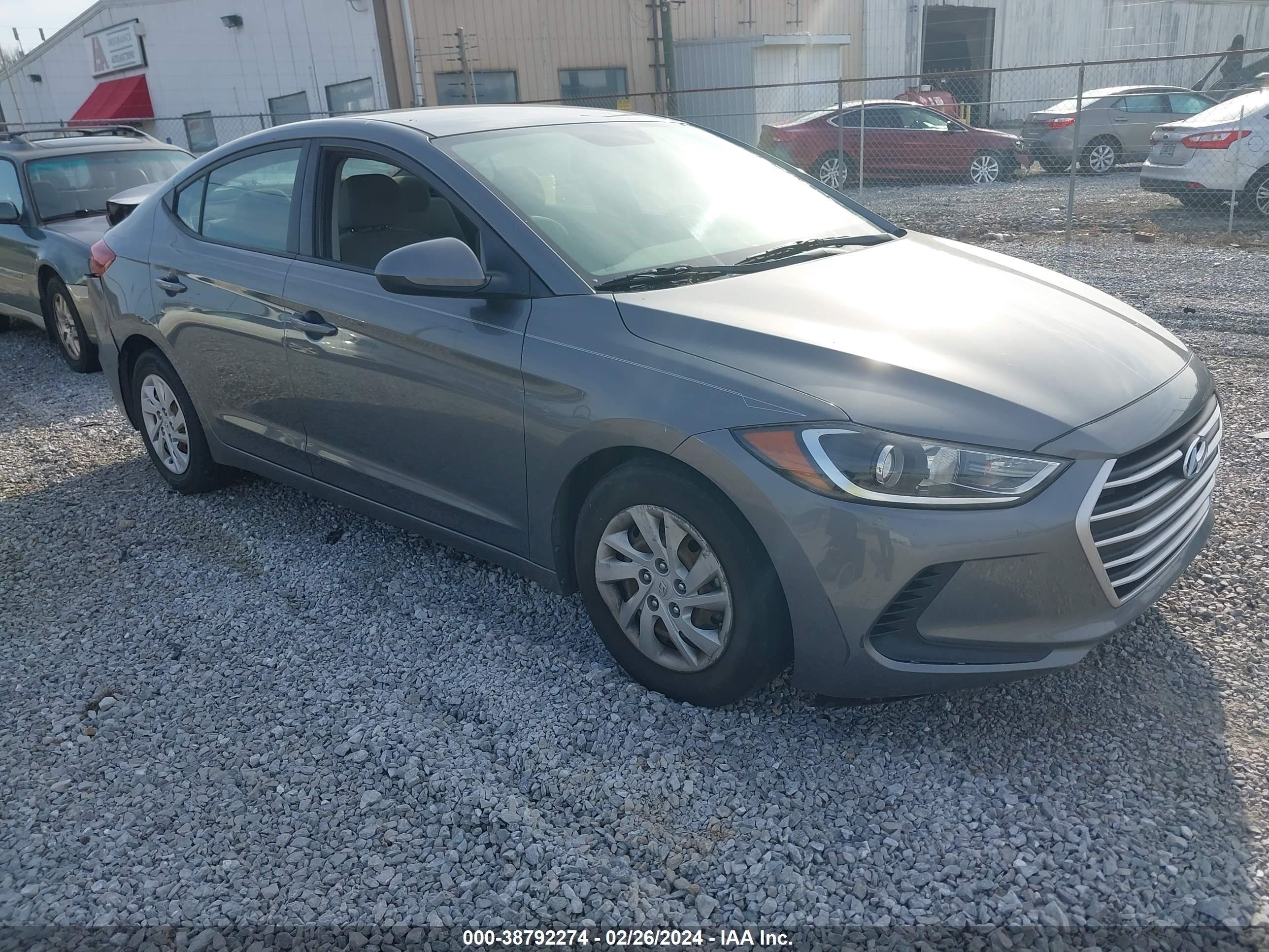 HYUNDAI ELANTRA 2018 5npd74lf5jh349177