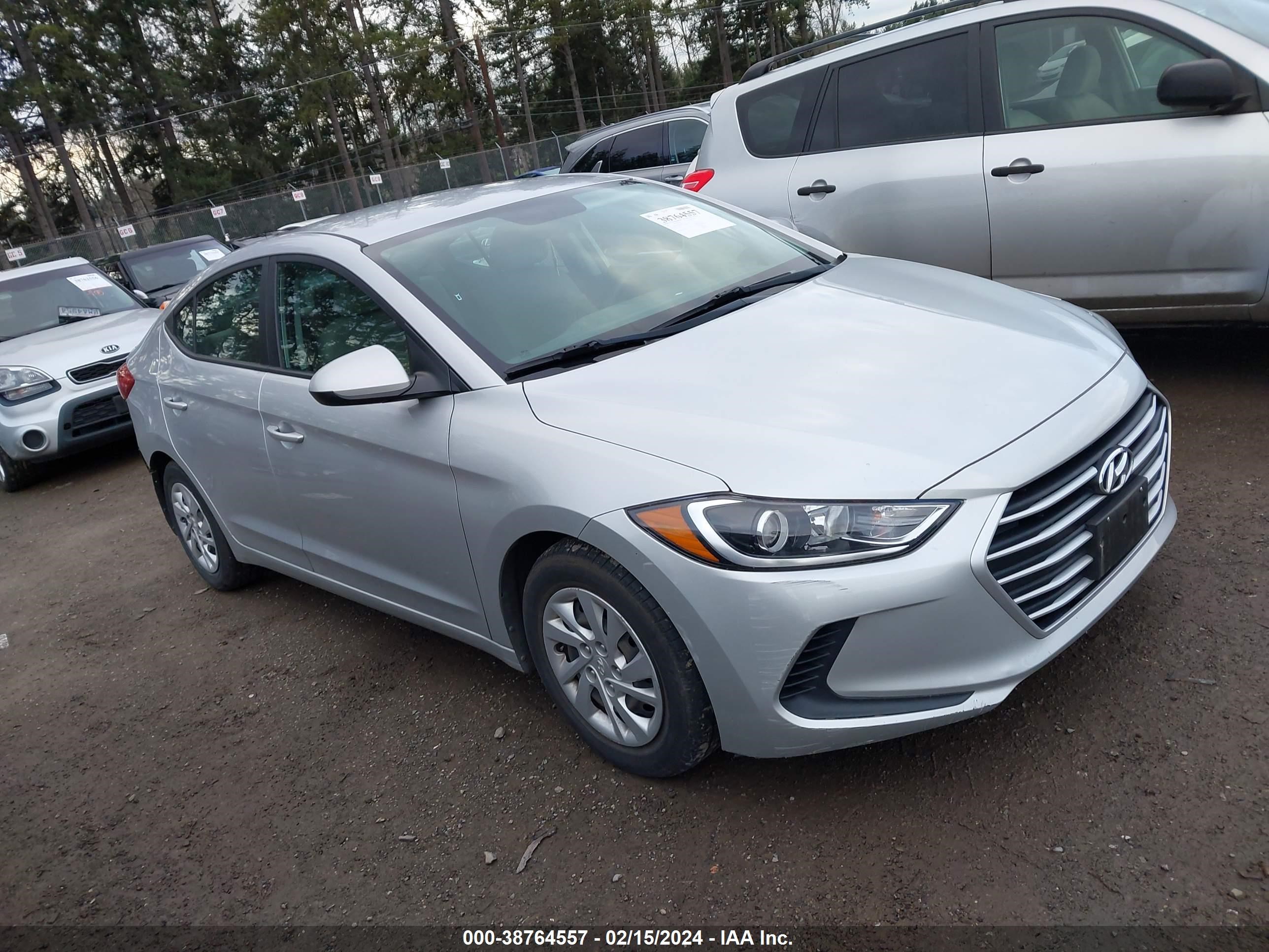 HYUNDAI ELANTRA 2018 5npd74lf6jh319654