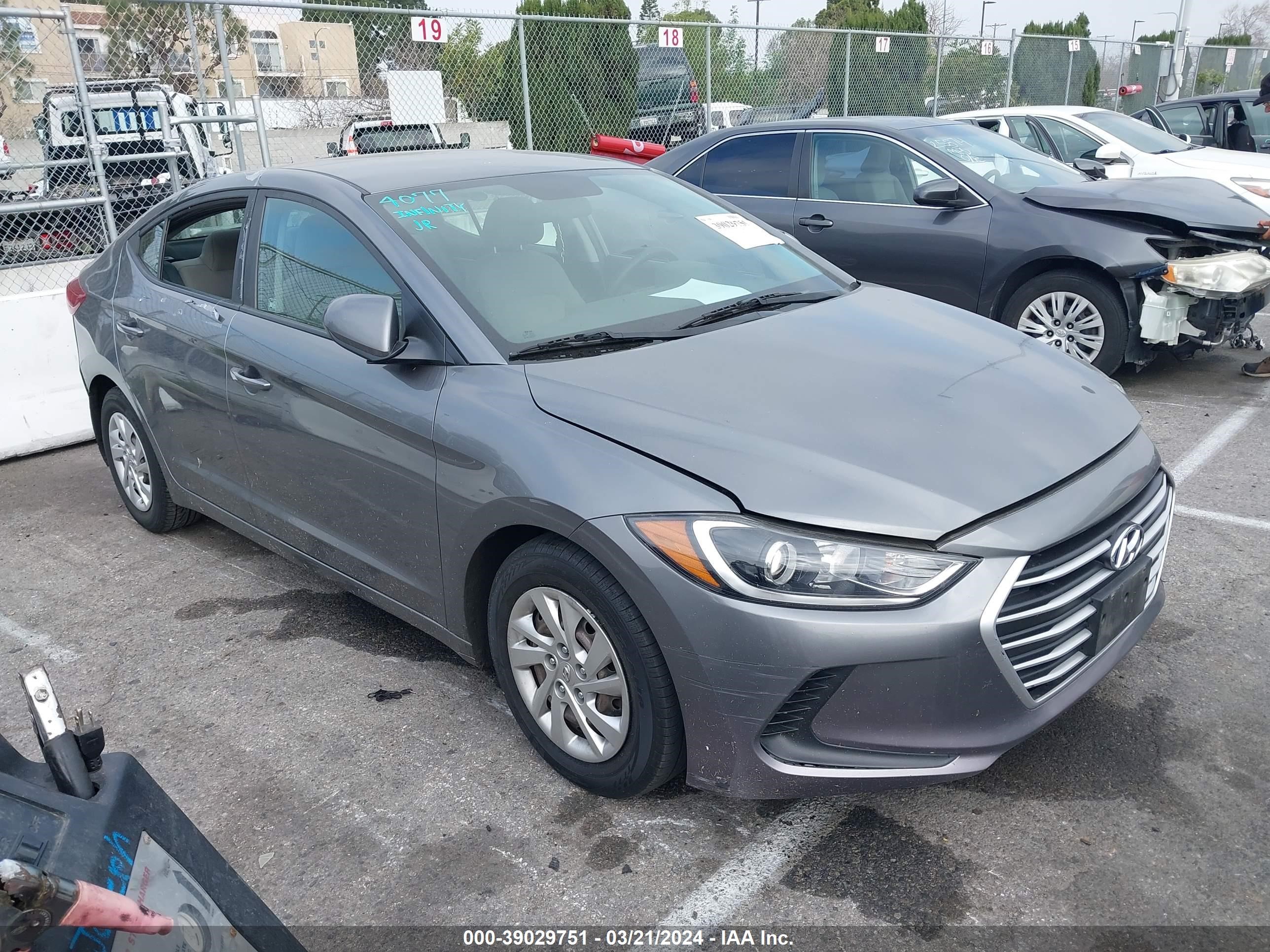 HYUNDAI ELANTRA 2018 5npd74lf6jh354369