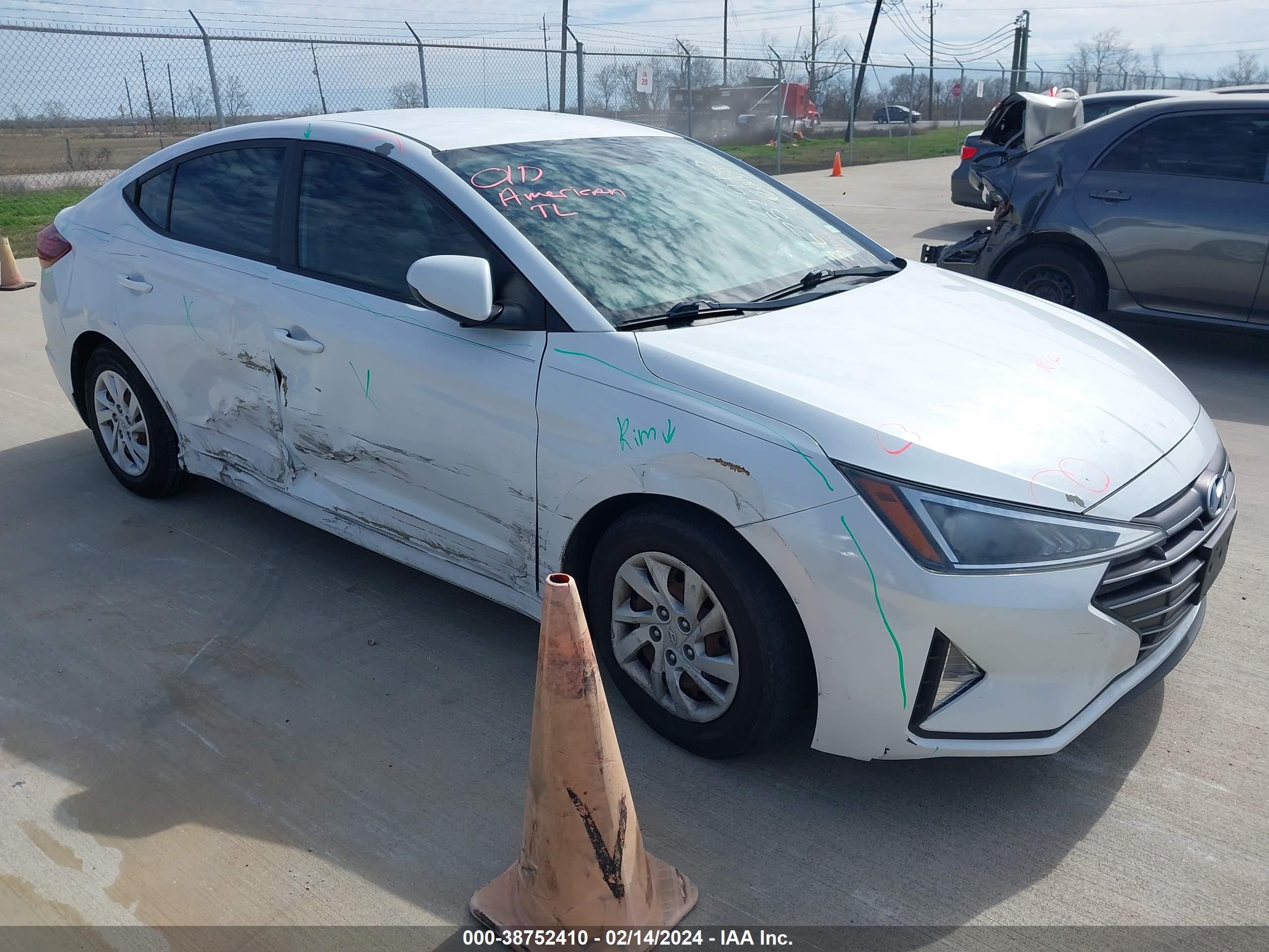 HYUNDAI ELANTRA 2019 5npd74lf6kh491362