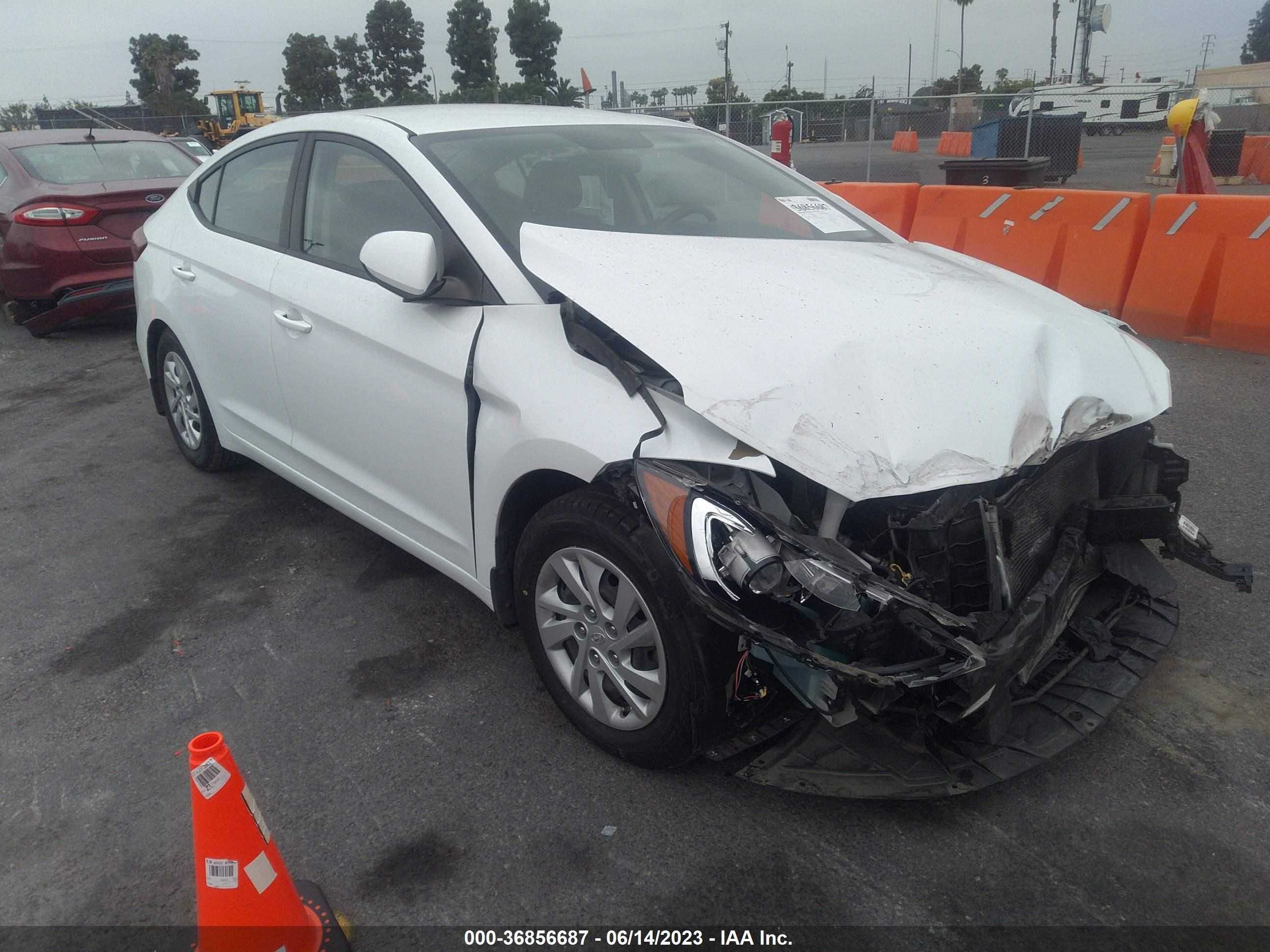 HYUNDAI ELANTRA 2018 5npd74lf7jh298894