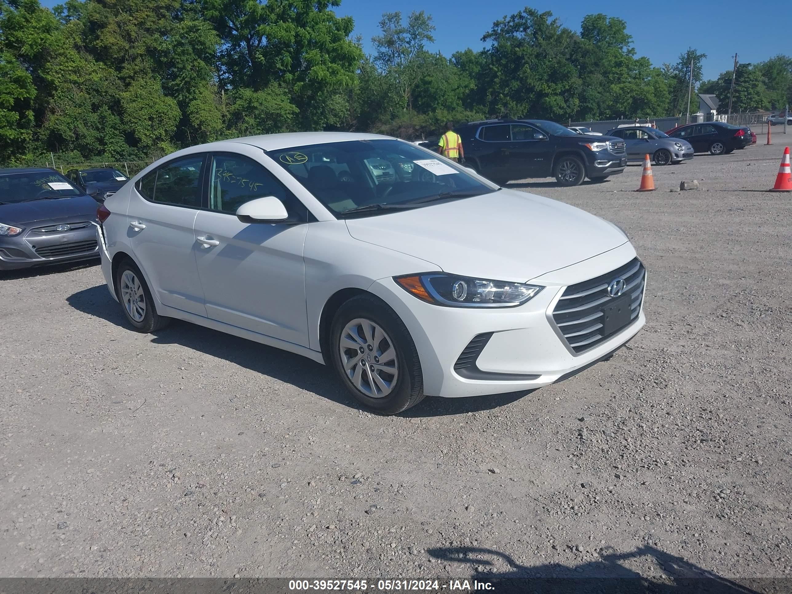 HYUNDAI ELANTRA 2017 5npd74lf8hh048428