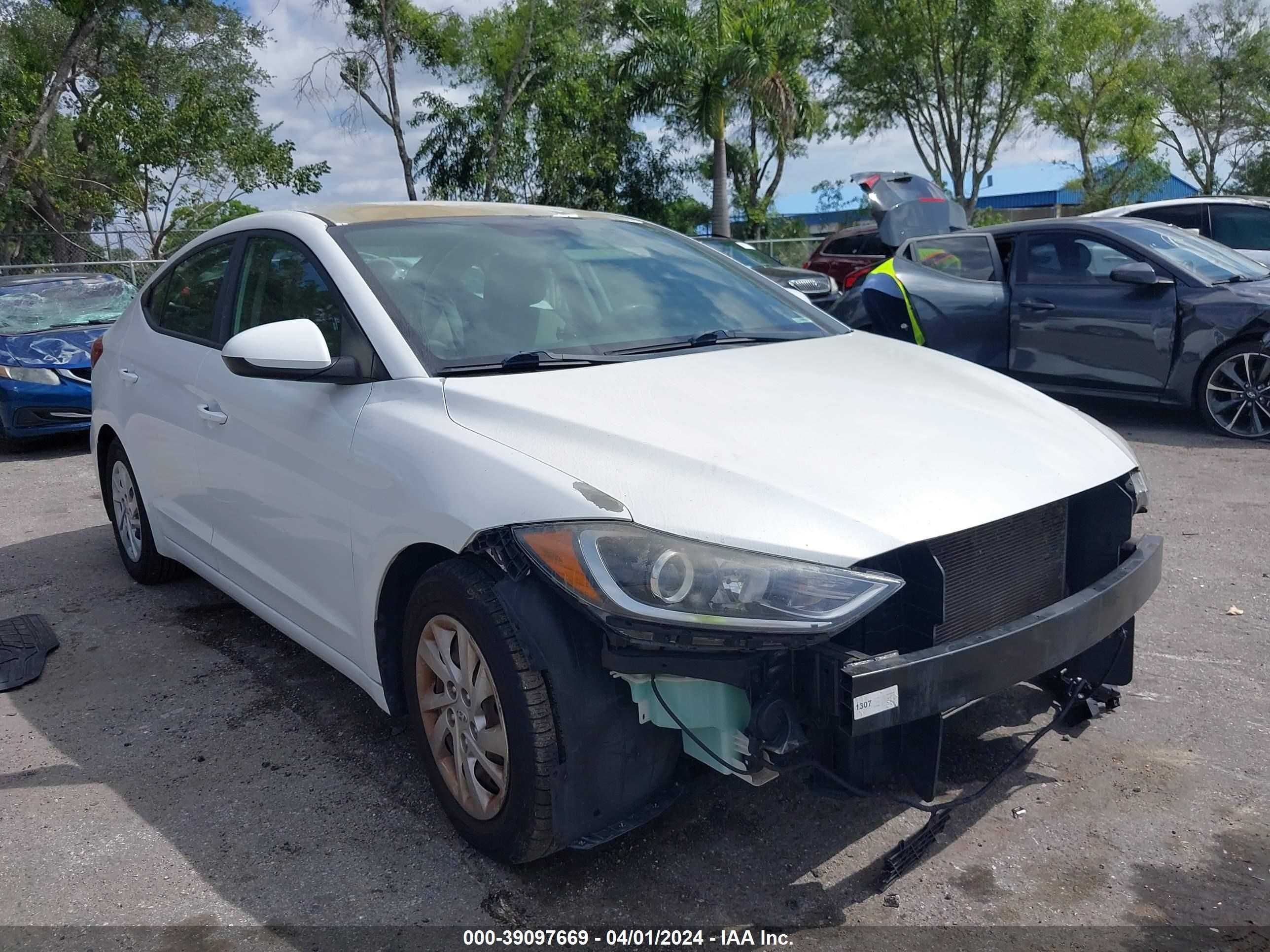 HYUNDAI ELANTRA 2017 5npd74lf8hh196028