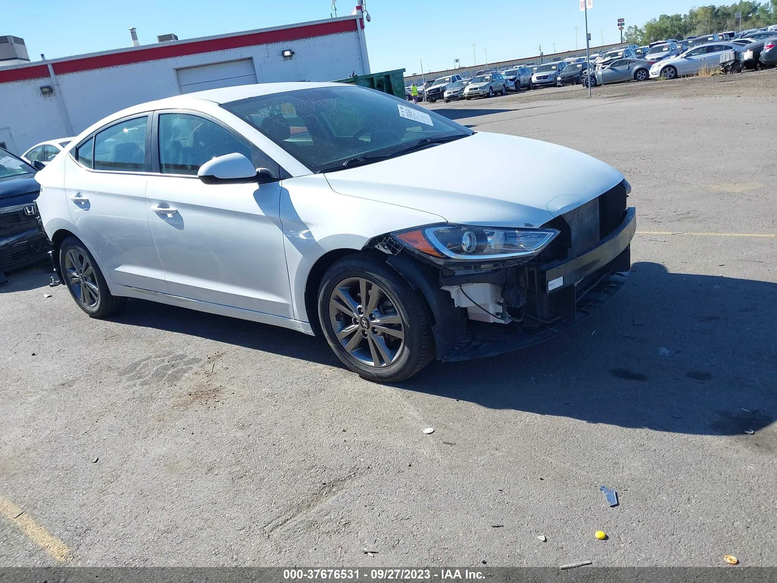 HYUNDAI ELANTRA 2018 5npd84lf0jh256886