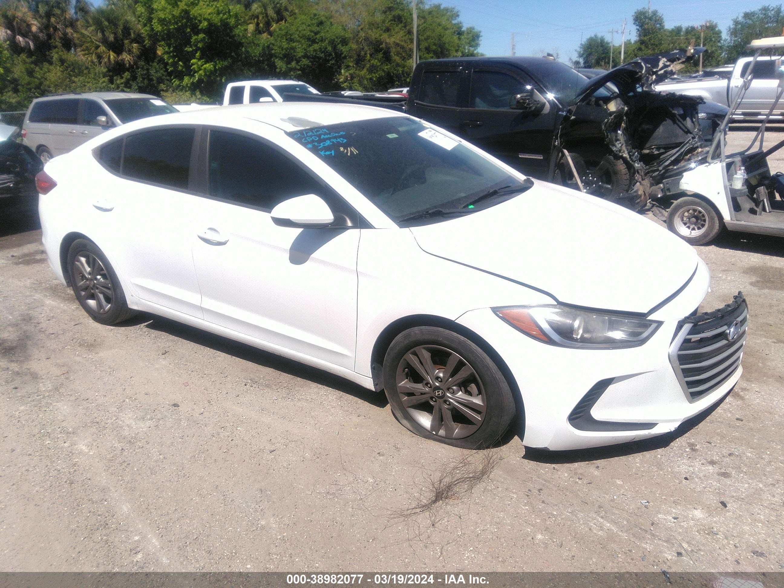 HYUNDAI ELANTRA 2018 5npd84lf0jh339878