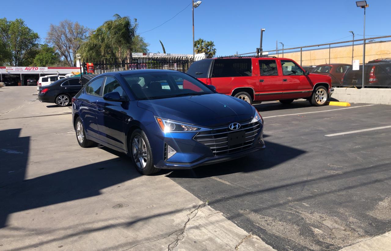 HYUNDAI ELANTRA SE 2019 5npd84lf0kh458290