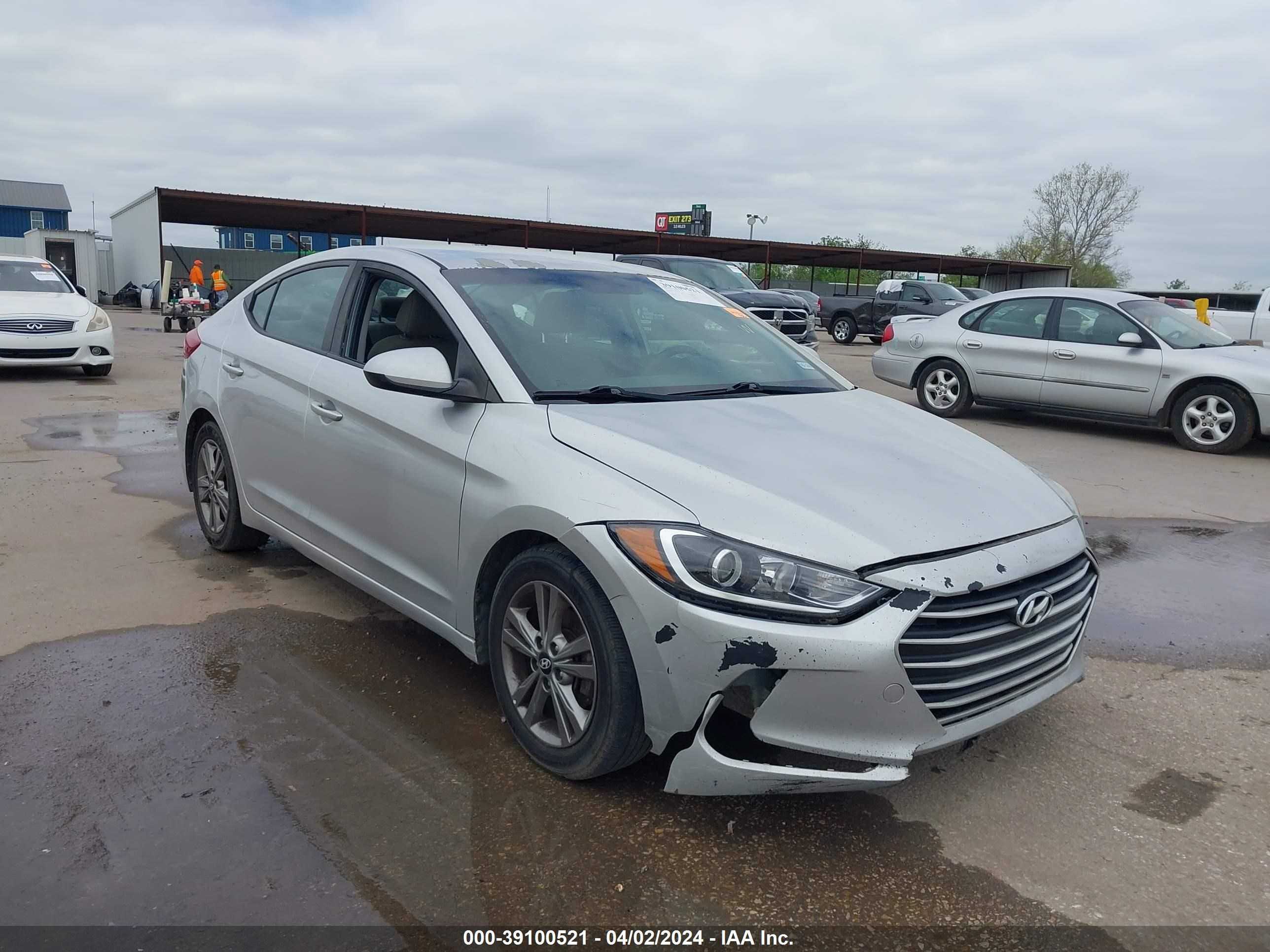 HYUNDAI ELANTRA 2018 5npd84lf1jh217935