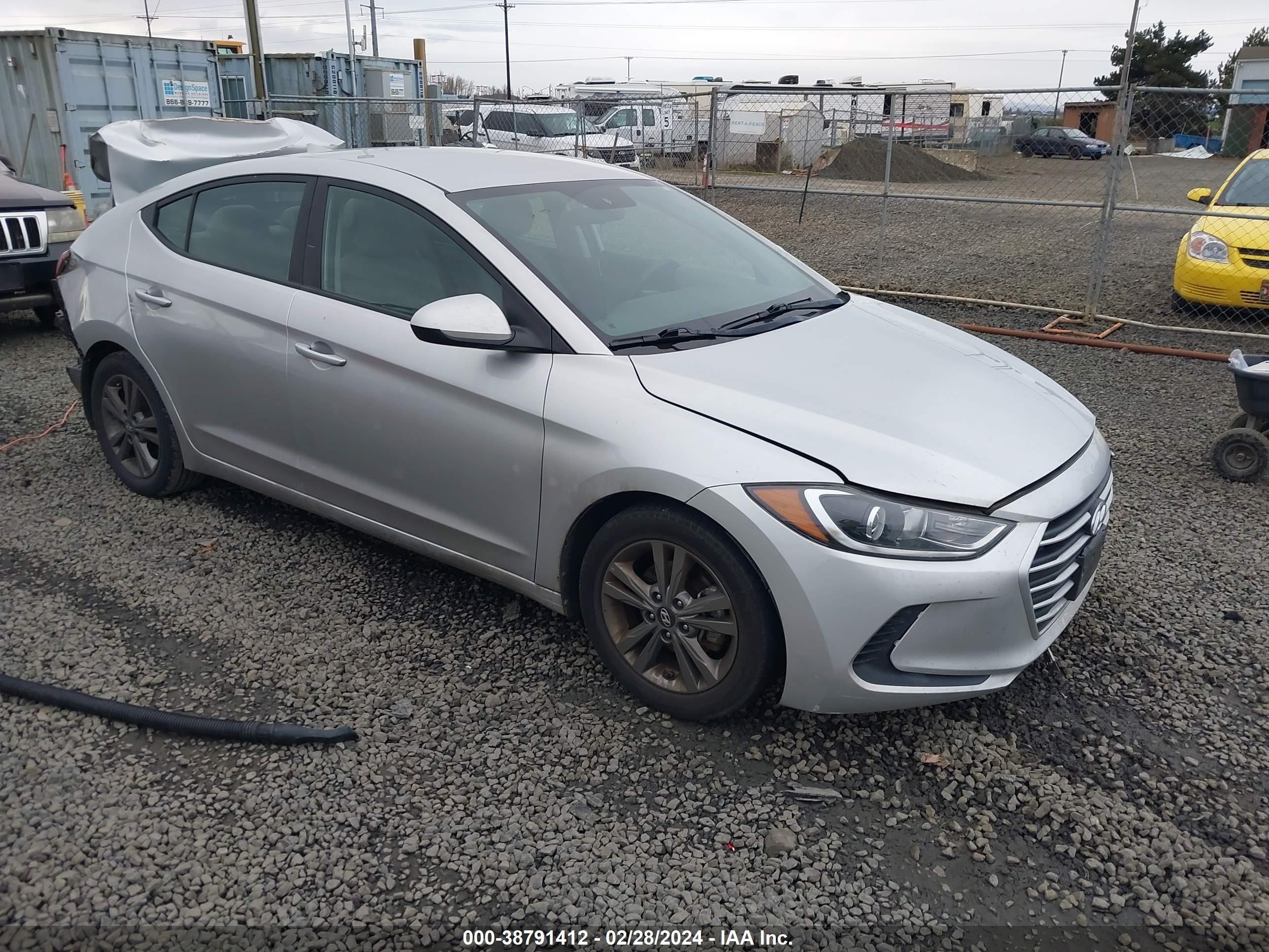 HYUNDAI ELANTRA 2018 5npd84lf1jh315248