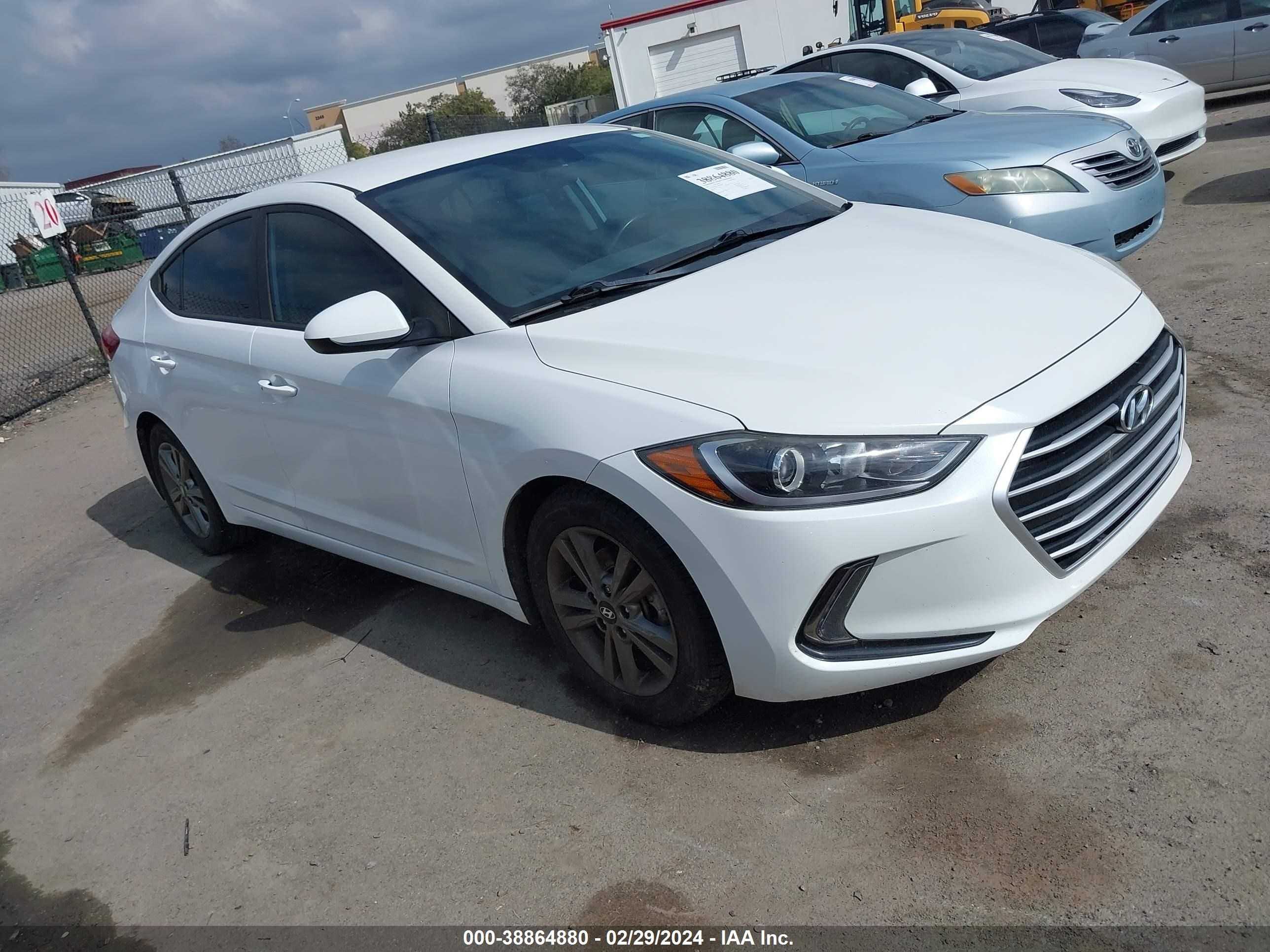 HYUNDAI ELANTRA 2017 5npd84lf3hh021036