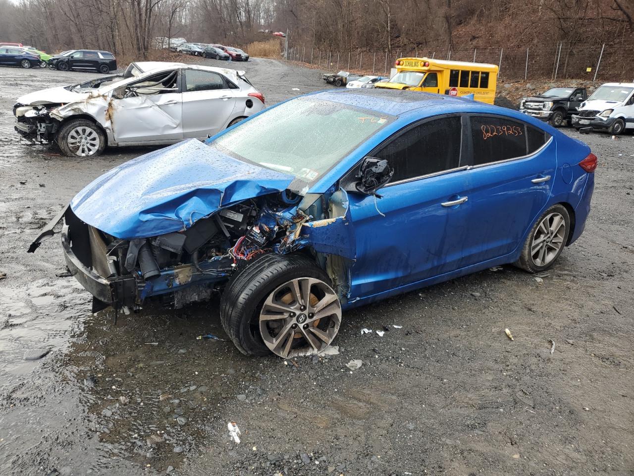 HYUNDAI ELANTRA 2017 5npd84lf3hh120892