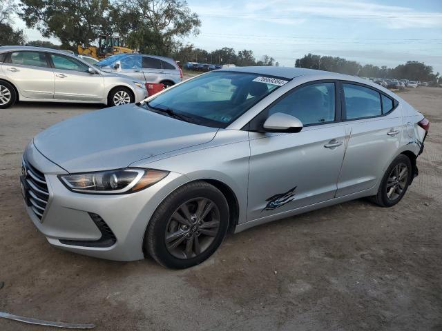 HYUNDAI ELANTRA SE 2018 5npd84lf3jh220321