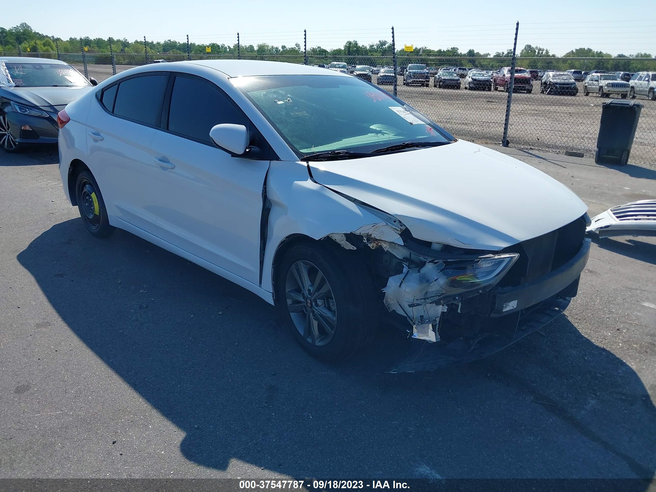 HYUNDAI ELANTRA 2018 5npd84lf3jh261757