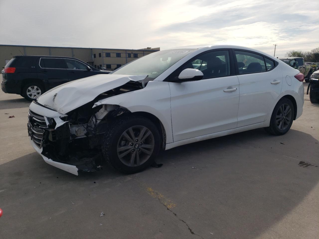 HYUNDAI ELANTRA 2018 5npd84lf3jh297366