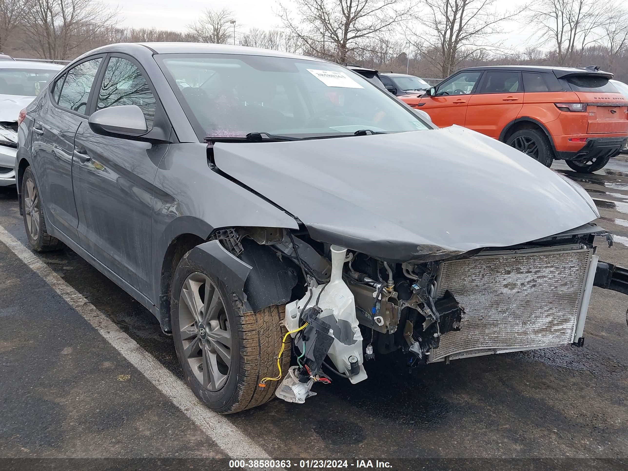 HYUNDAI ELANTRA 2018 5npd84lf3jh368744