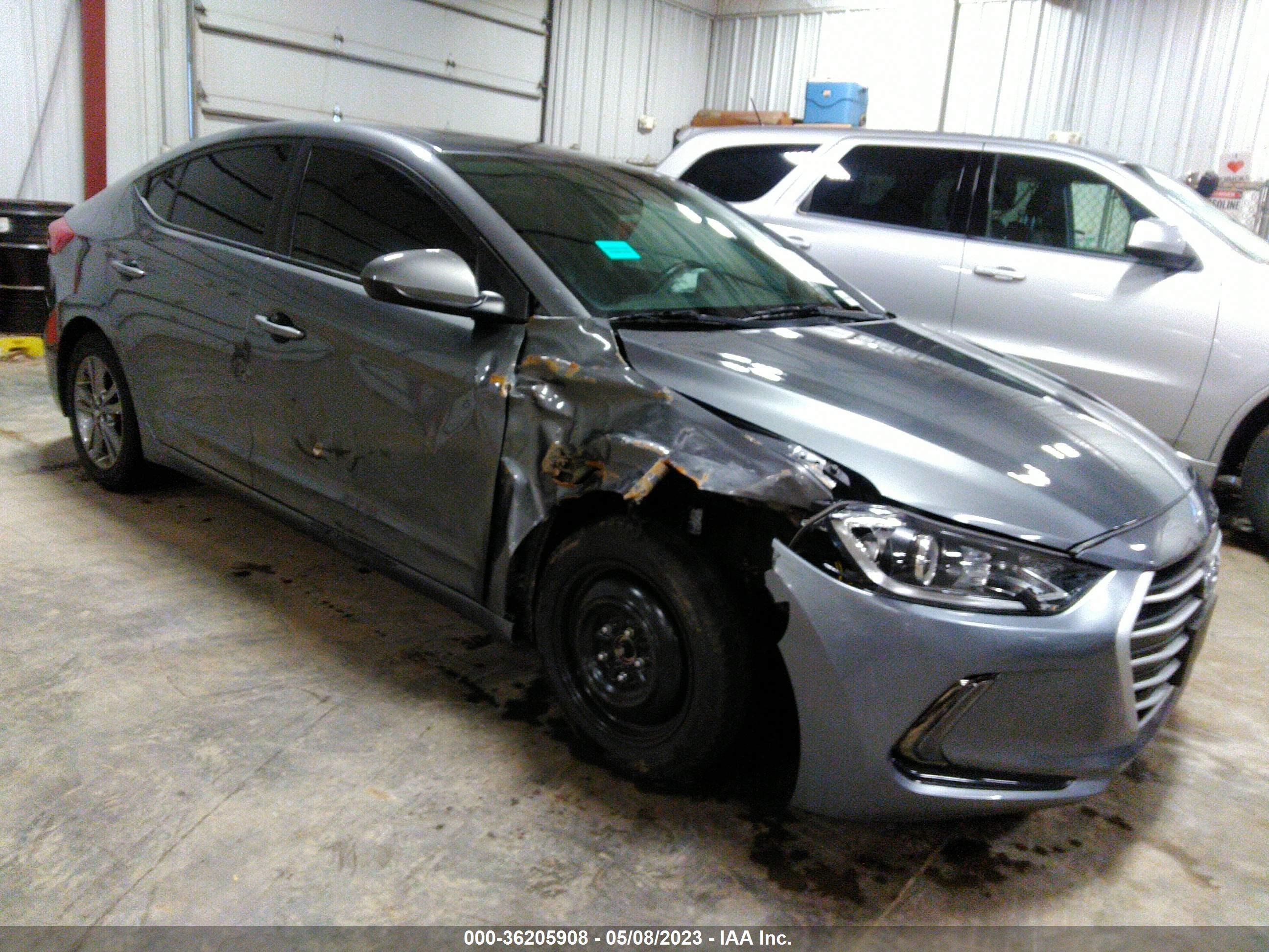 HYUNDAI ELANTRA 2018 5npd84lf4jh372463