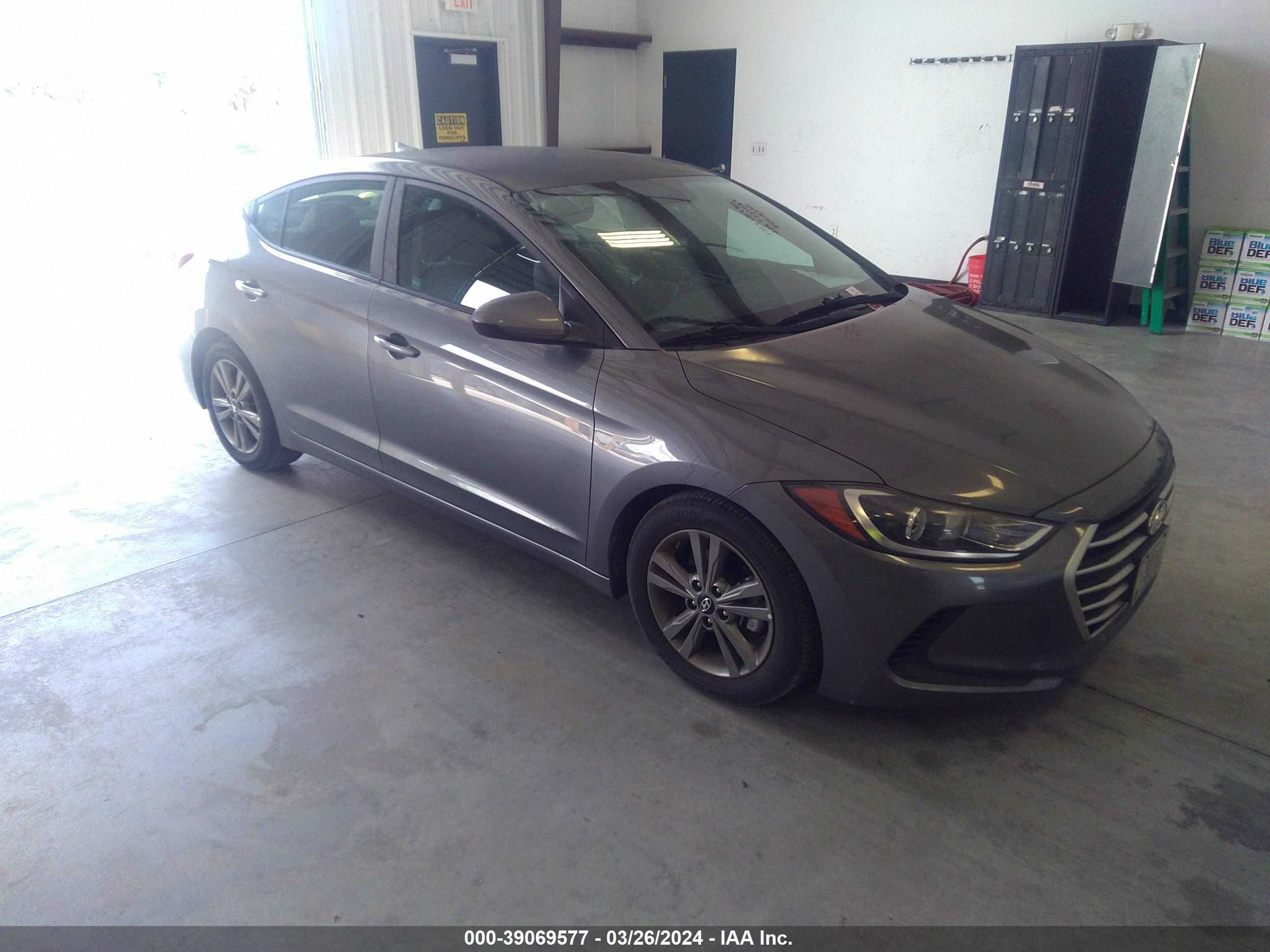 HYUNDAI ELANTRA 2018 5npd84lf4jh381387