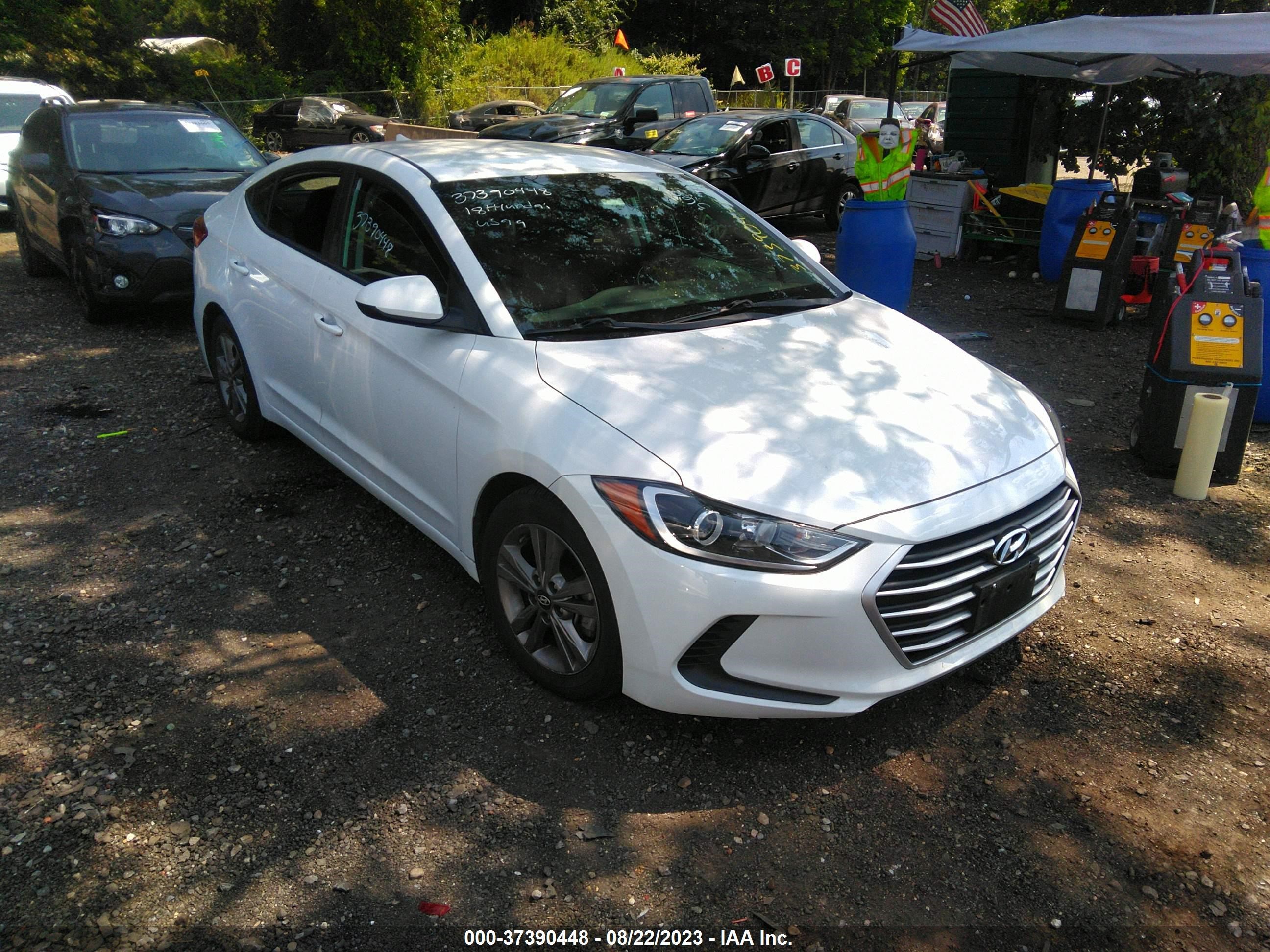 HYUNDAI ELANTRA 2018 5npd84lf4jh384886