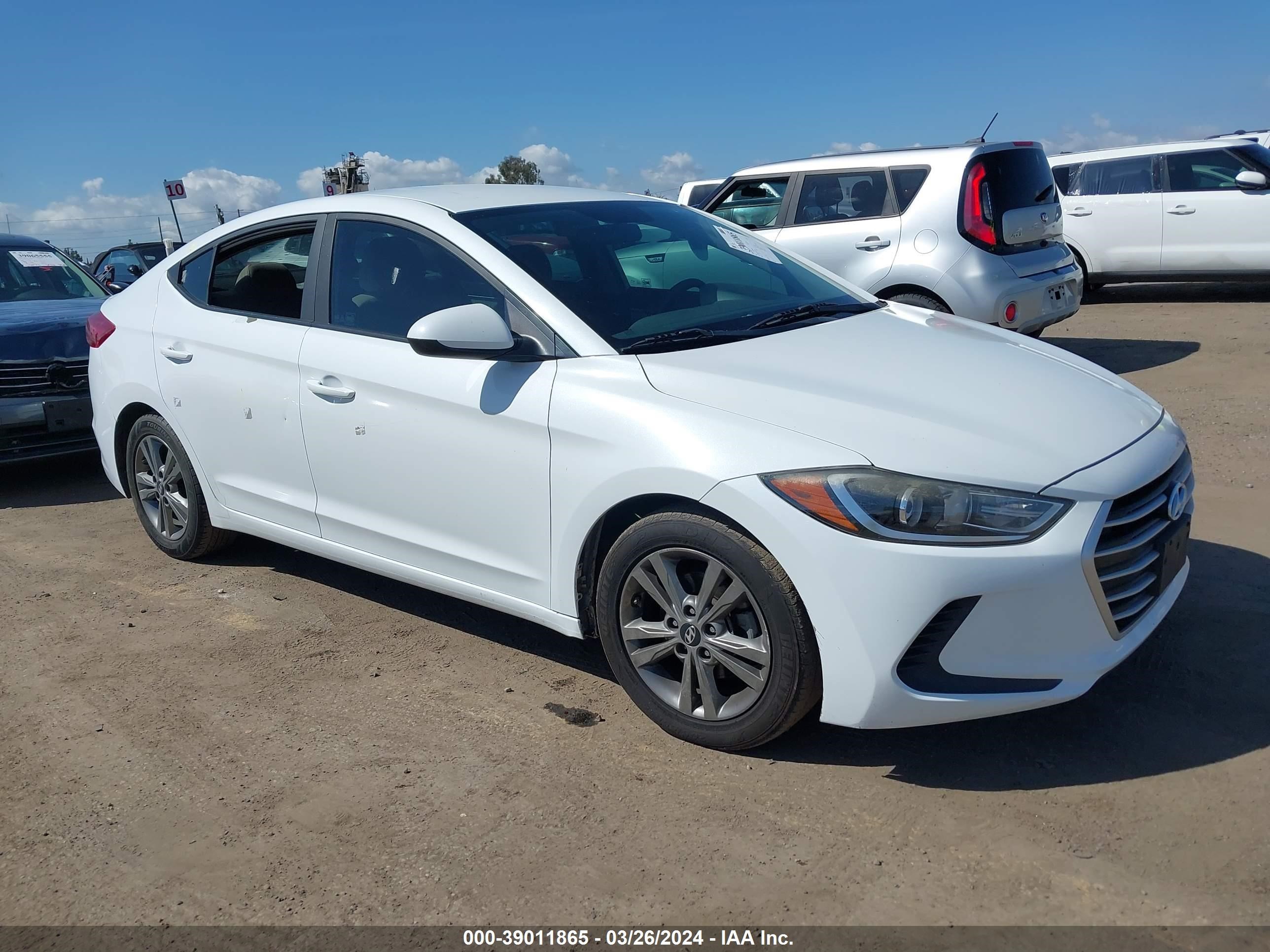 HYUNDAI ELANTRA 2017 5npd84lf5hh108906