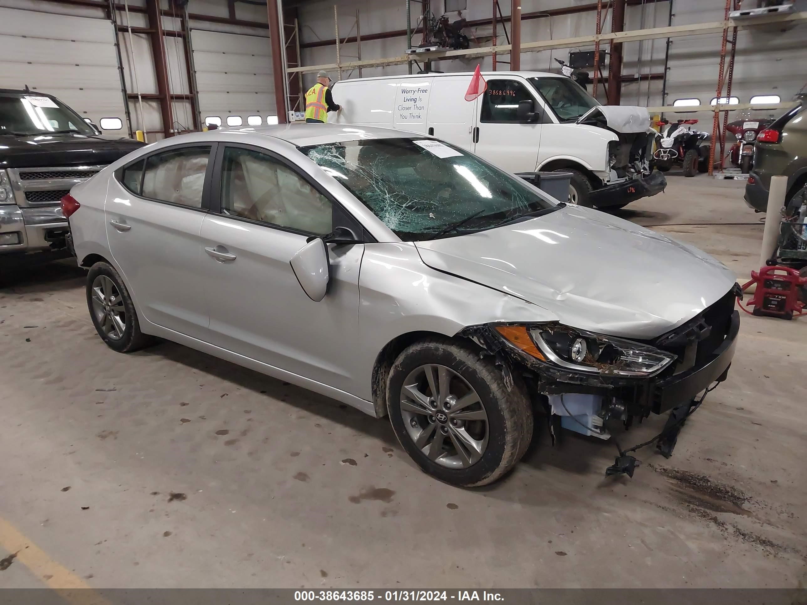 HYUNDAI ELANTRA 2018 5npd84lf5jh230641