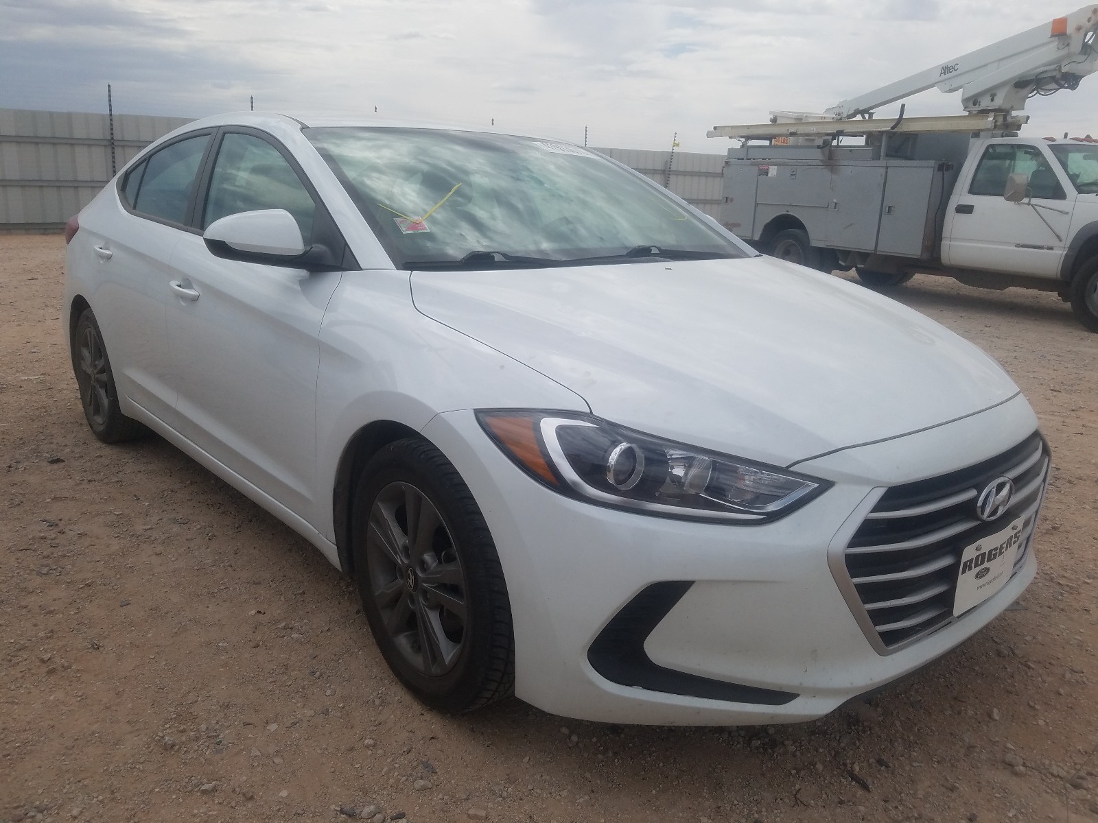 HYUNDAI ELANTRA SE 2018 5npd84lf5jh303037