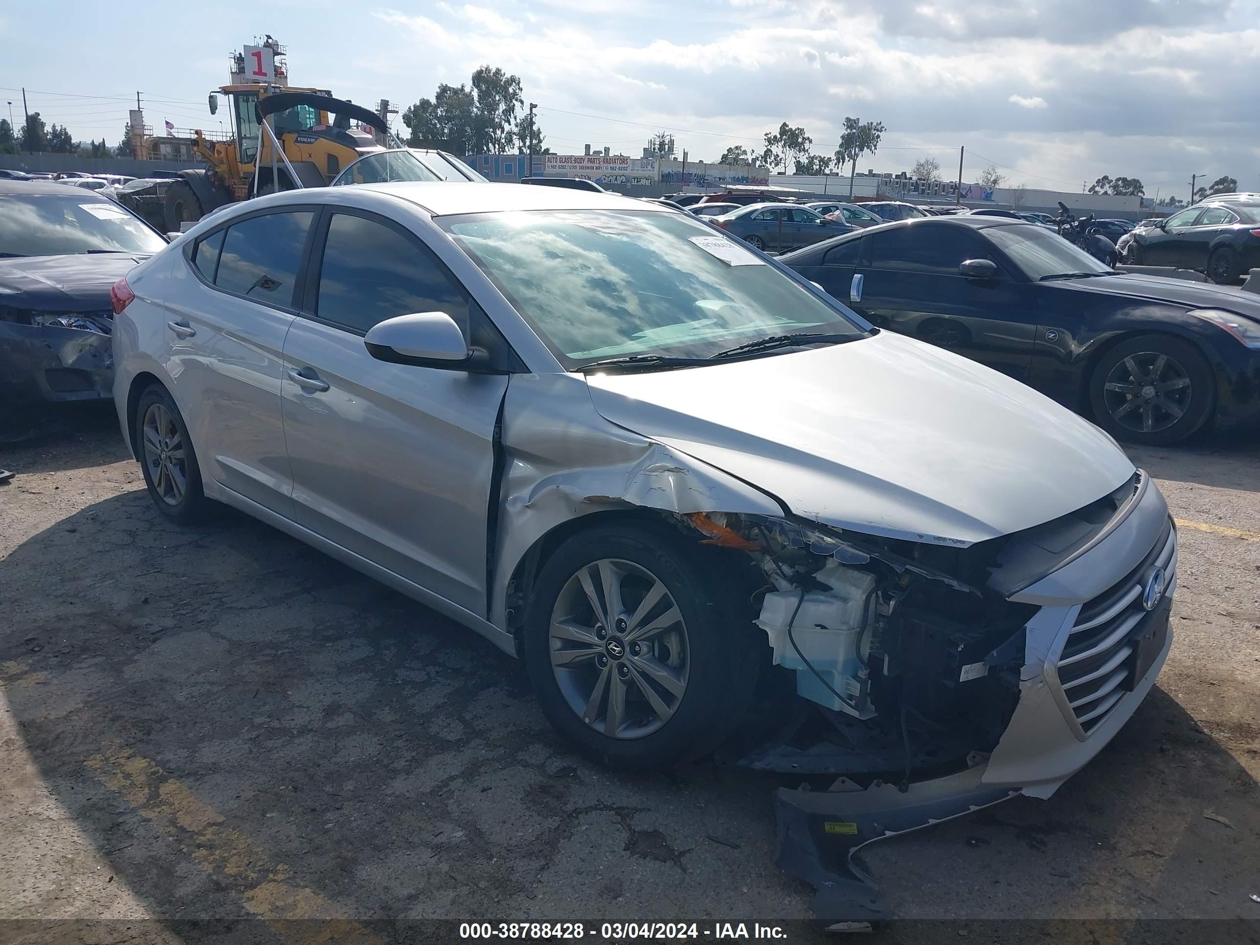 HYUNDAI ELANTRA 2018 5npd84lf5jh309646