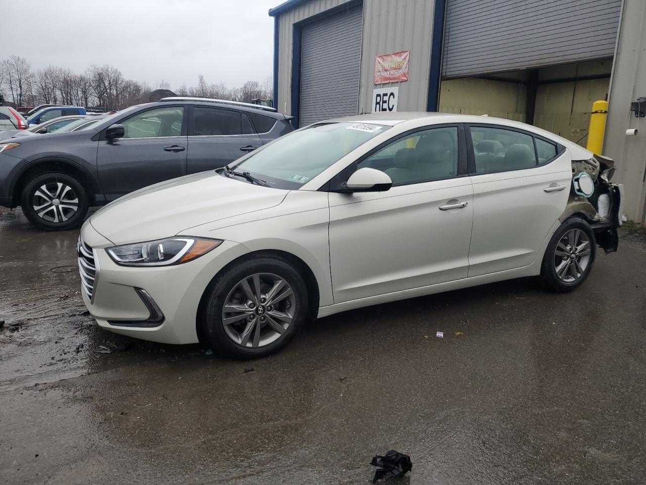 HYUNDAI ELANTRA 2017 5npd84lf6hh017014