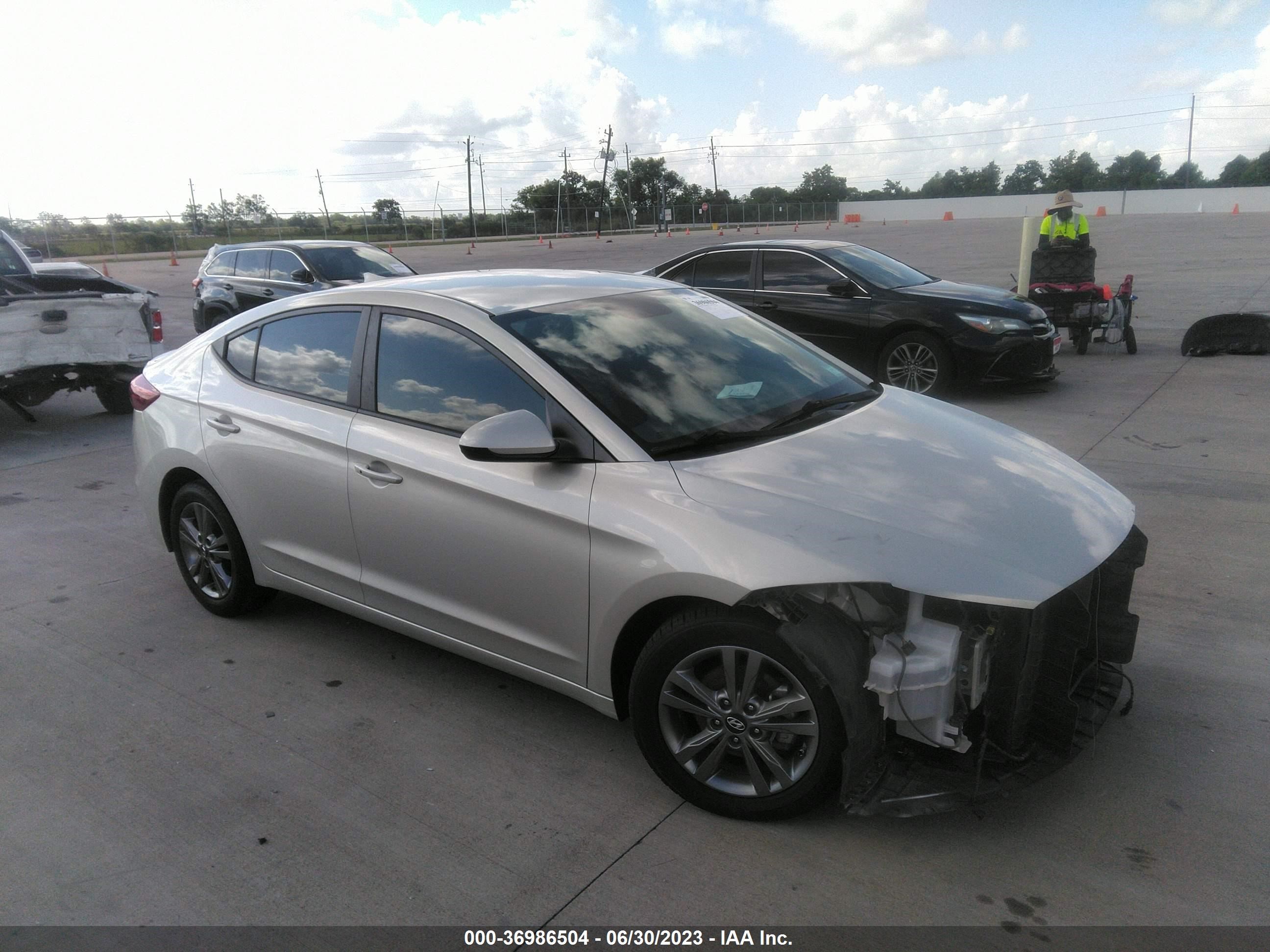 HYUNDAI ELANTRA 2017 5npd84lf6hh019149