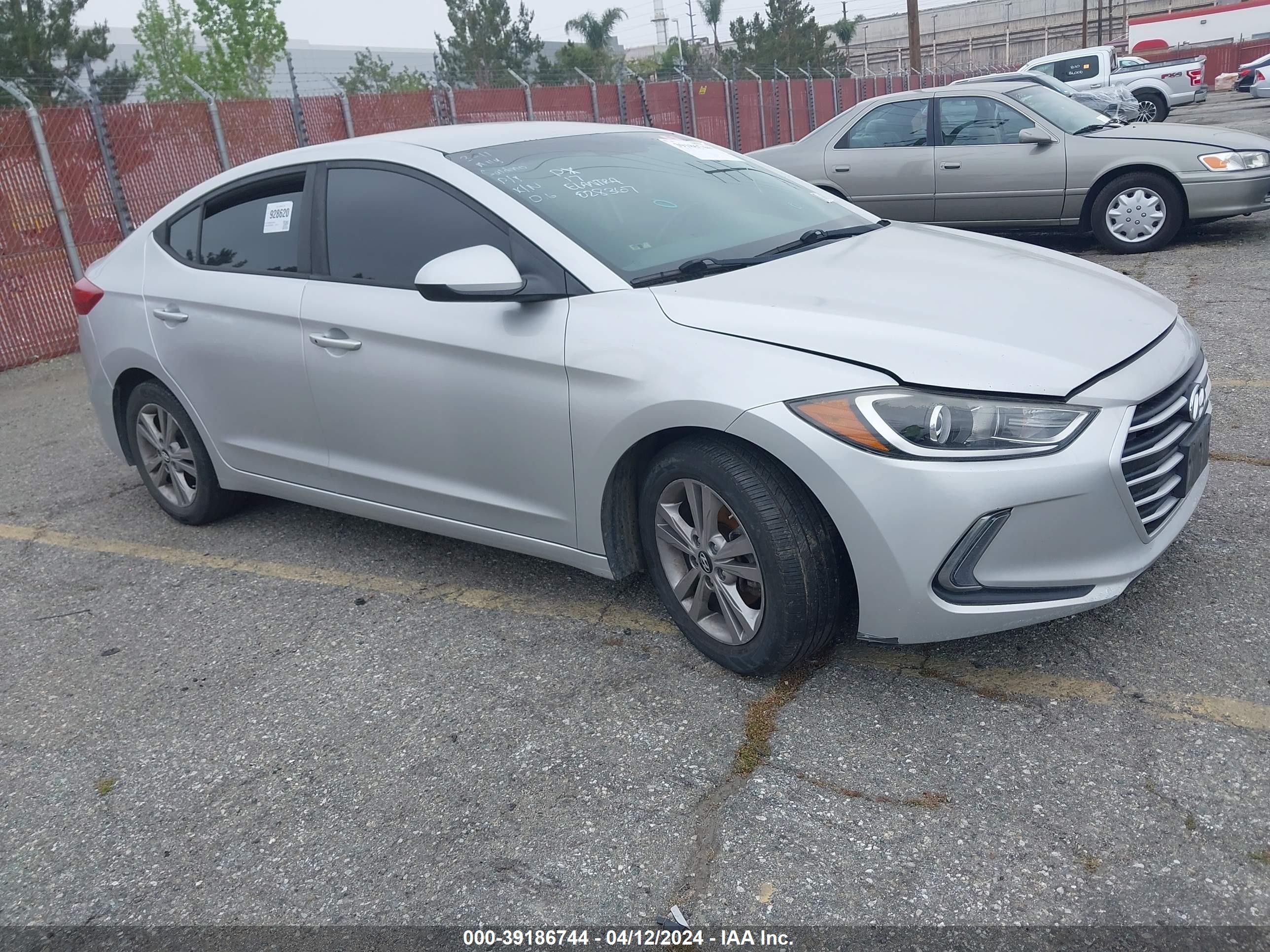 HYUNDAI ELANTRA 2017 5npd84lf6hh028367