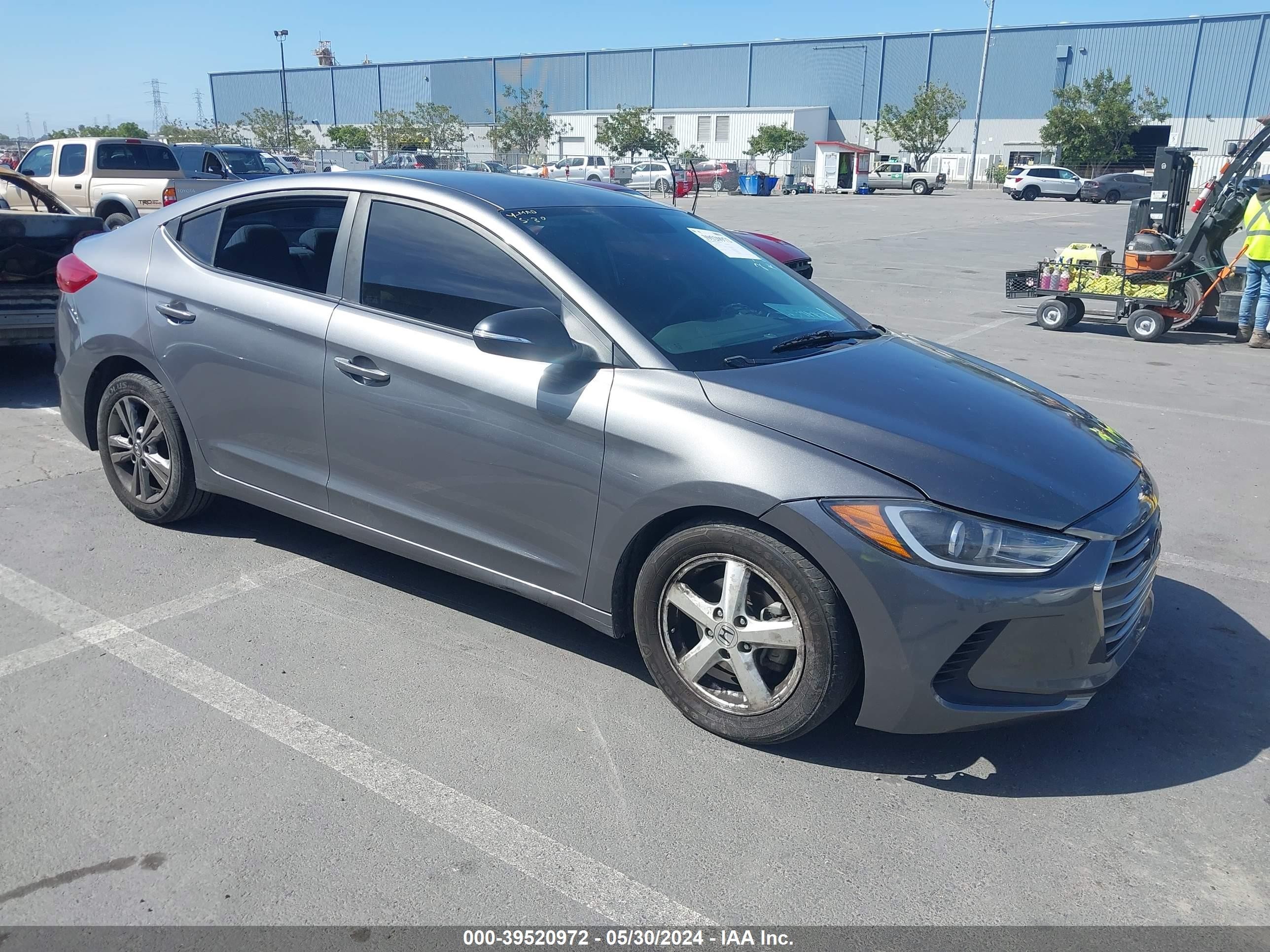 HYUNDAI ELANTRA 2018 5npd84lf7jh240636