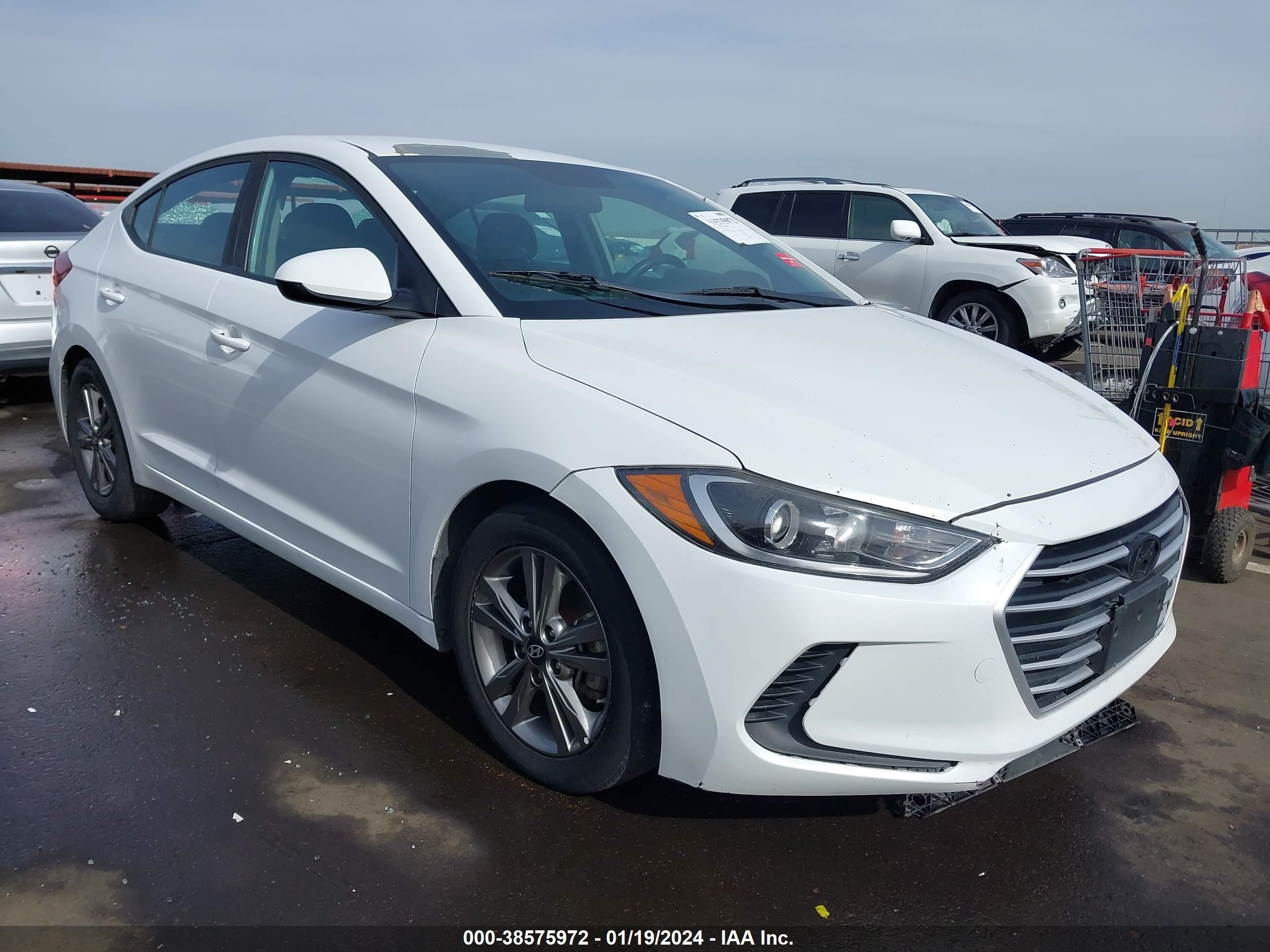 HYUNDAI ELANTRA 2018 5npd84lf7jh258649