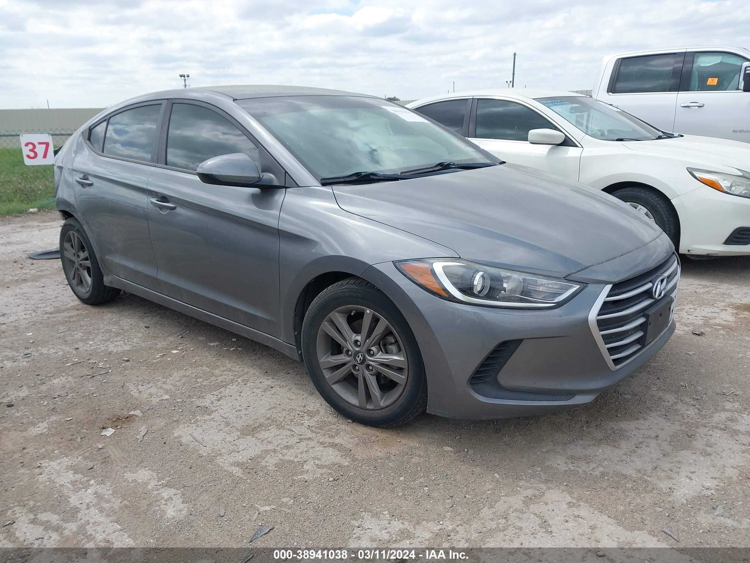 HYUNDAI ELANTRA 2018 5npd84lf7jh311379