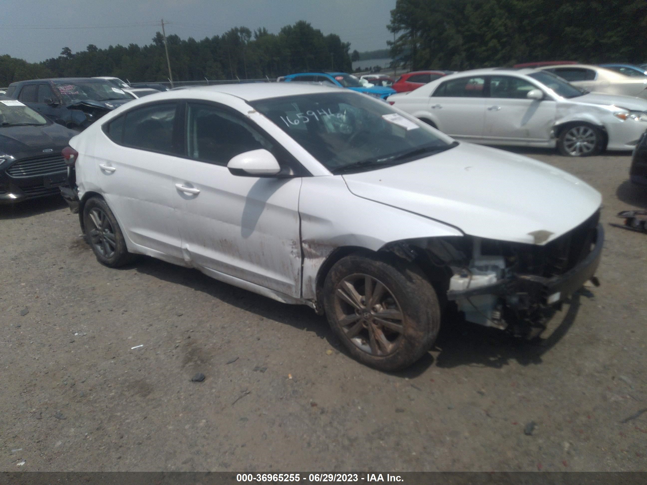 HYUNDAI ELANTRA 2018 5npd84lf7jh321880