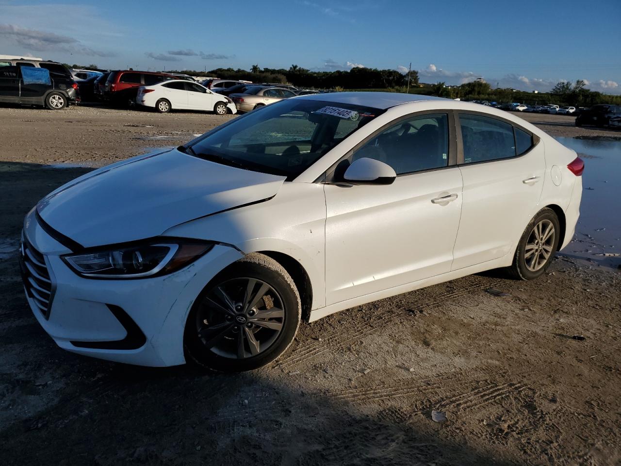 HYUNDAI ELANTRA 2018 5npd84lf7jh369363