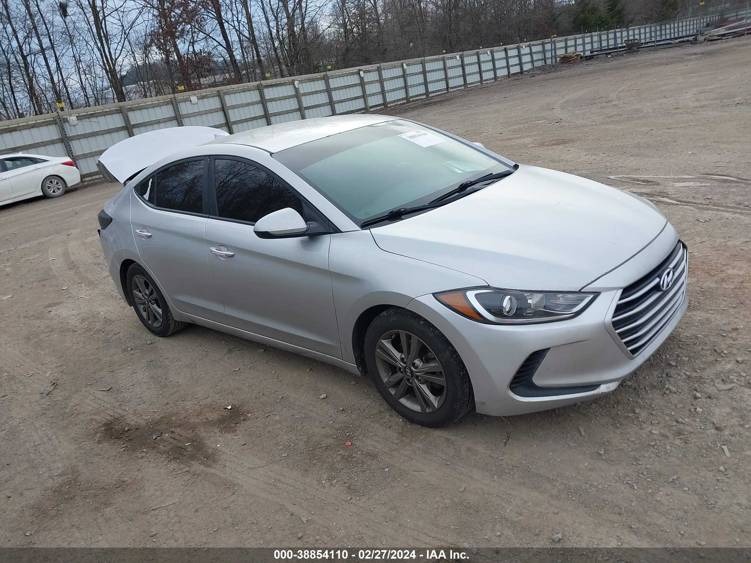 HYUNDAI ELANTRA 2018 5npd84lf8jh296813