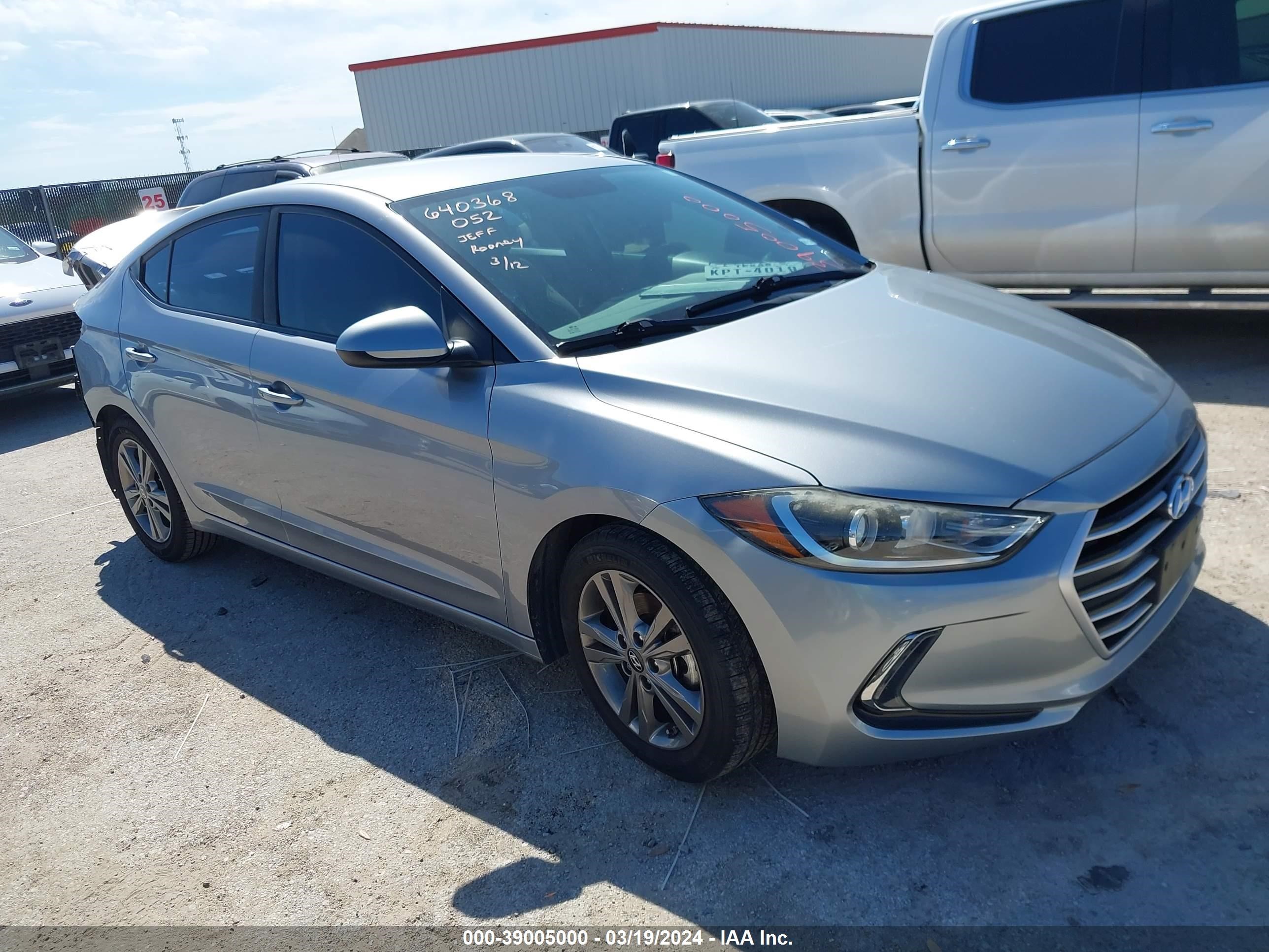 HYUNDAI ELANTRA 2017 5npd84lf9hh035653