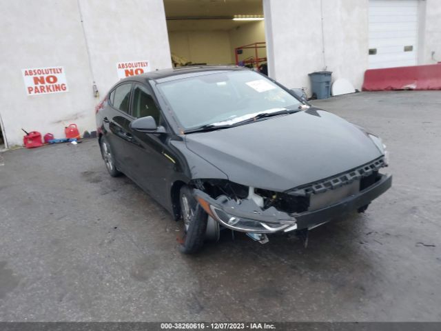 HYUNDAI ELANTRA 2018 5npd84lf9jh266719