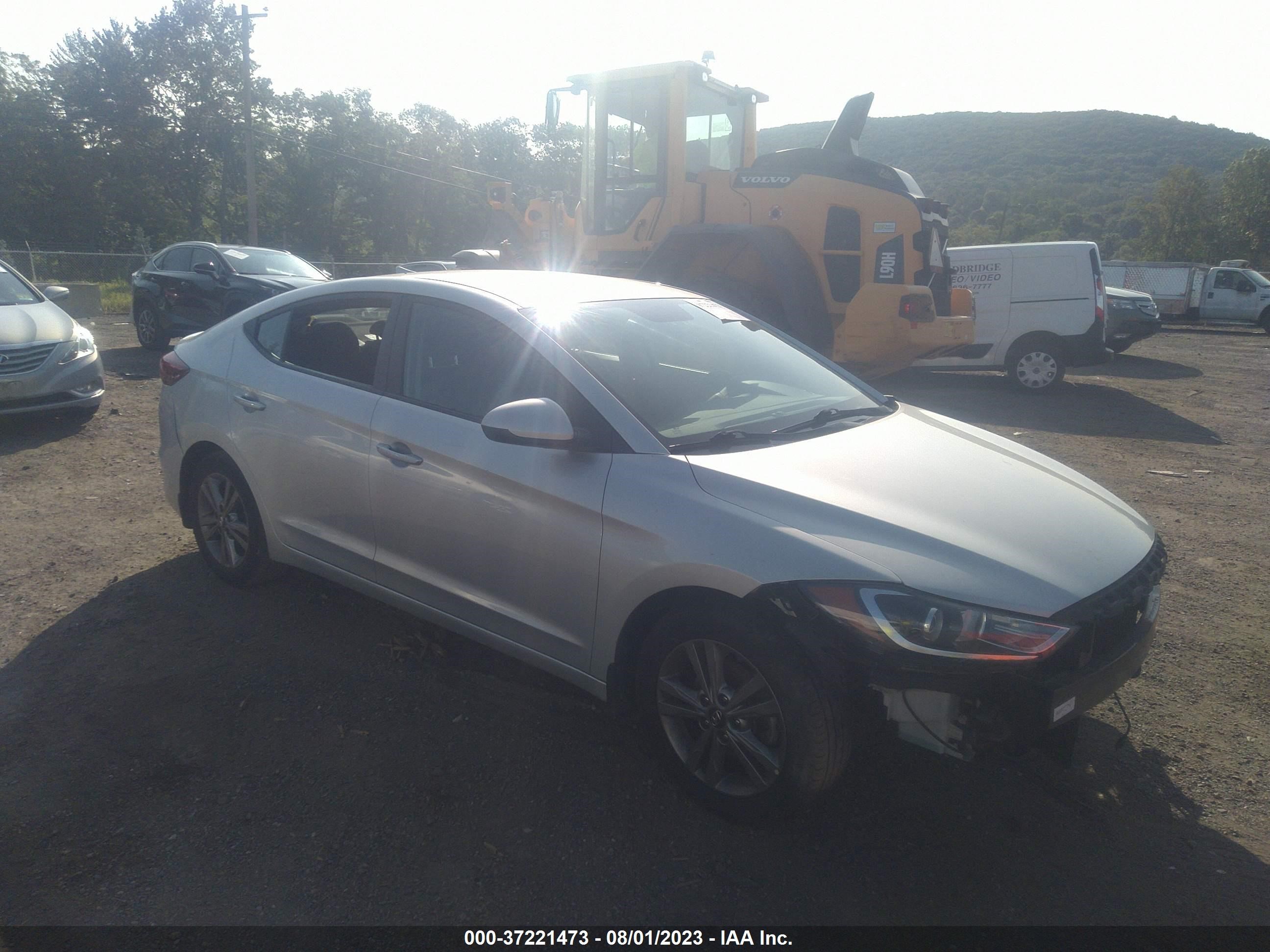 HYUNDAI ELANTRA 2018 5npd84lf9jh368652