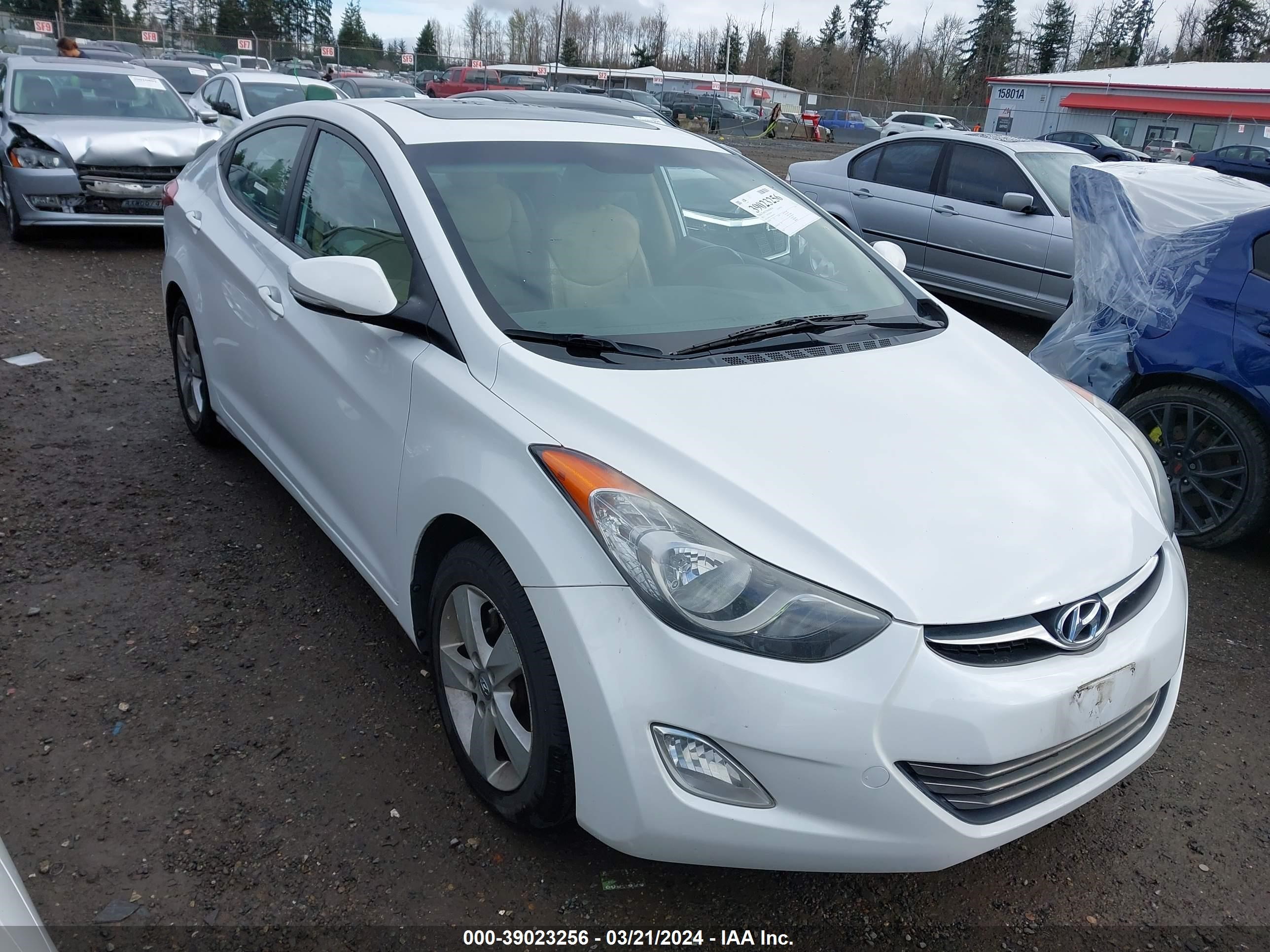 HYUNDAI ELANTRA 2011 5npdh4ae0bh044582