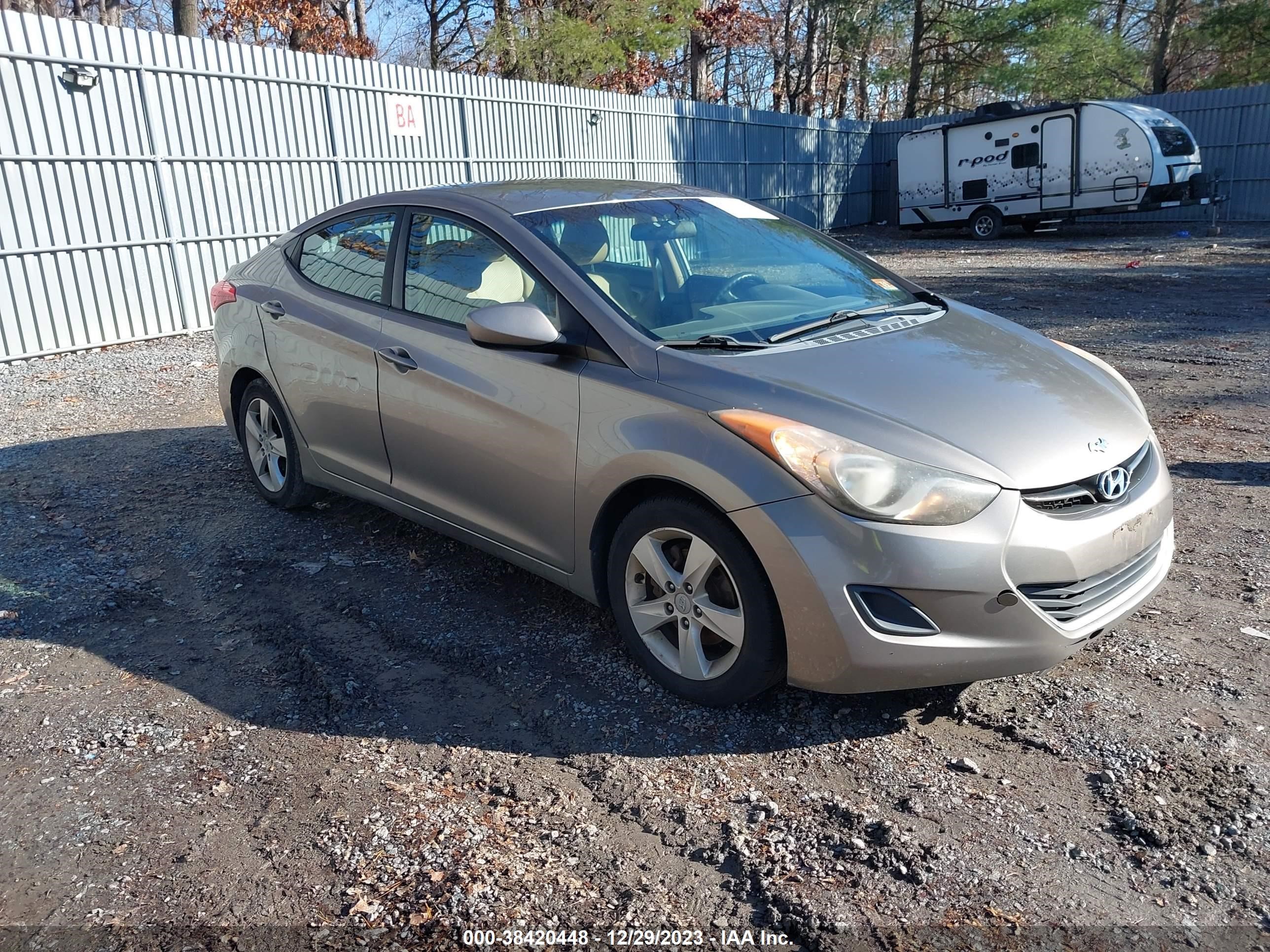 HYUNDAI ELANTRA 2011 5npdh4ae0bh048423